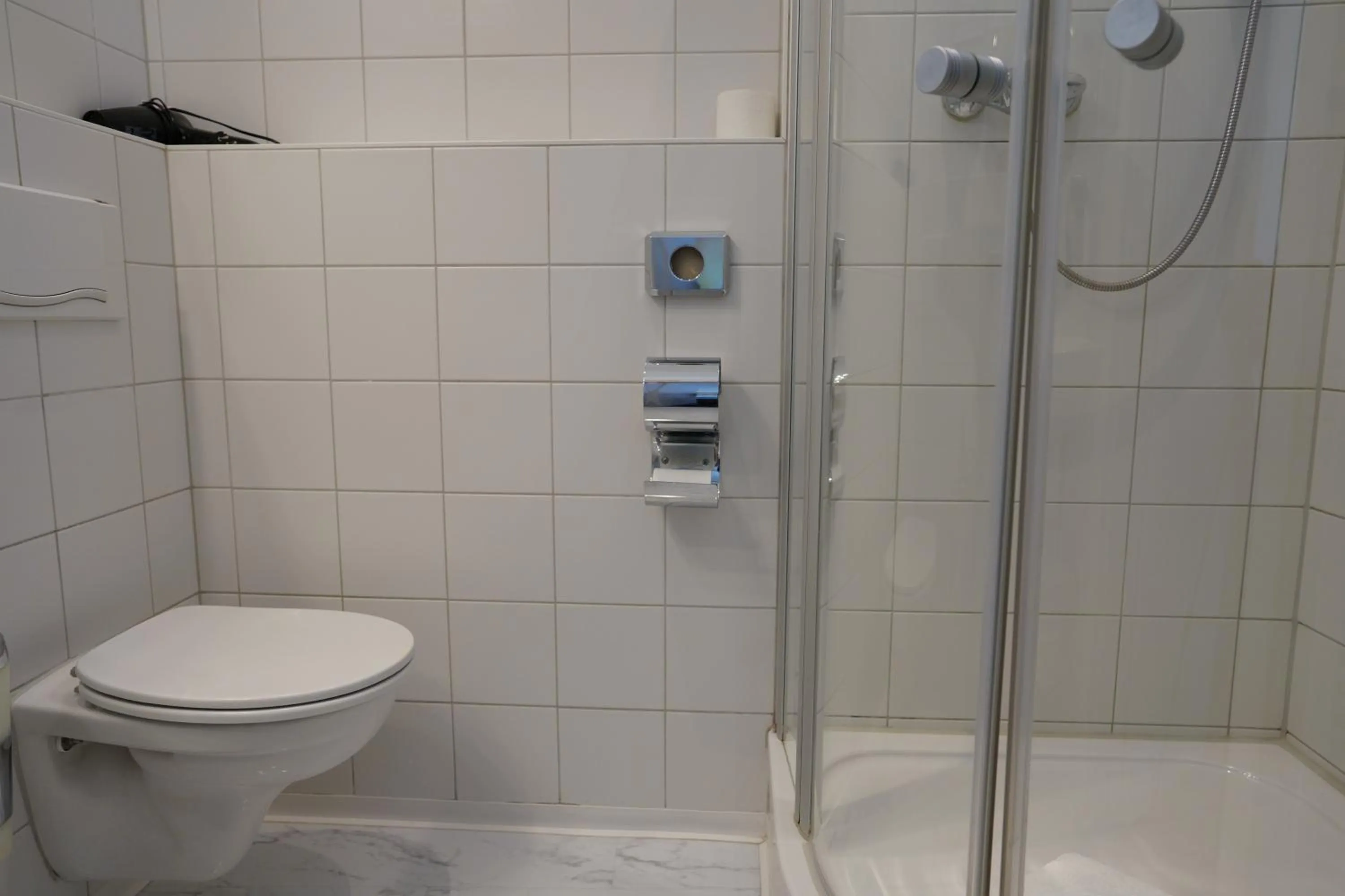 Bathroom in Hotel Ambert