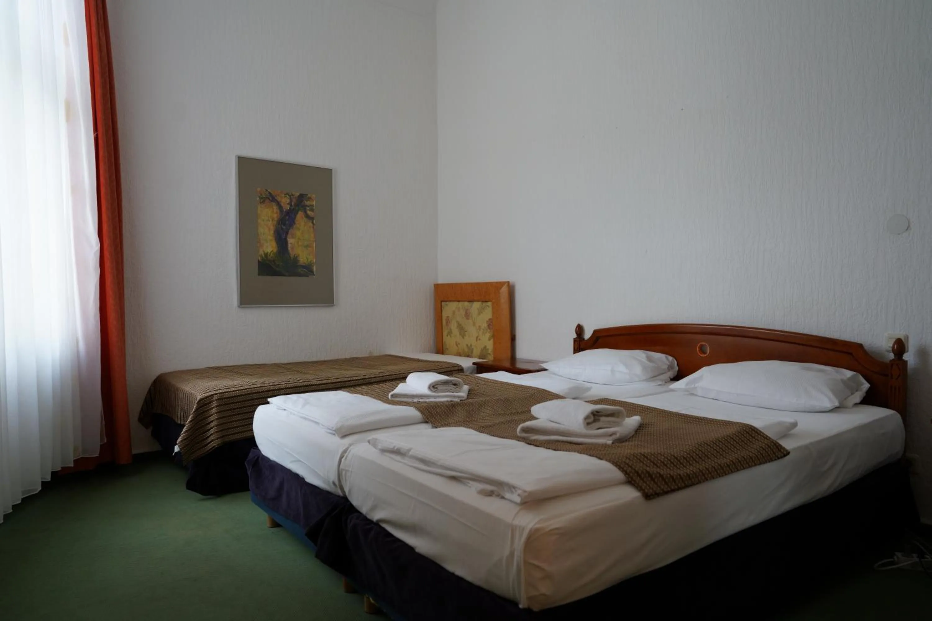 Photo of the whole room, Bed in Hotel Ambert