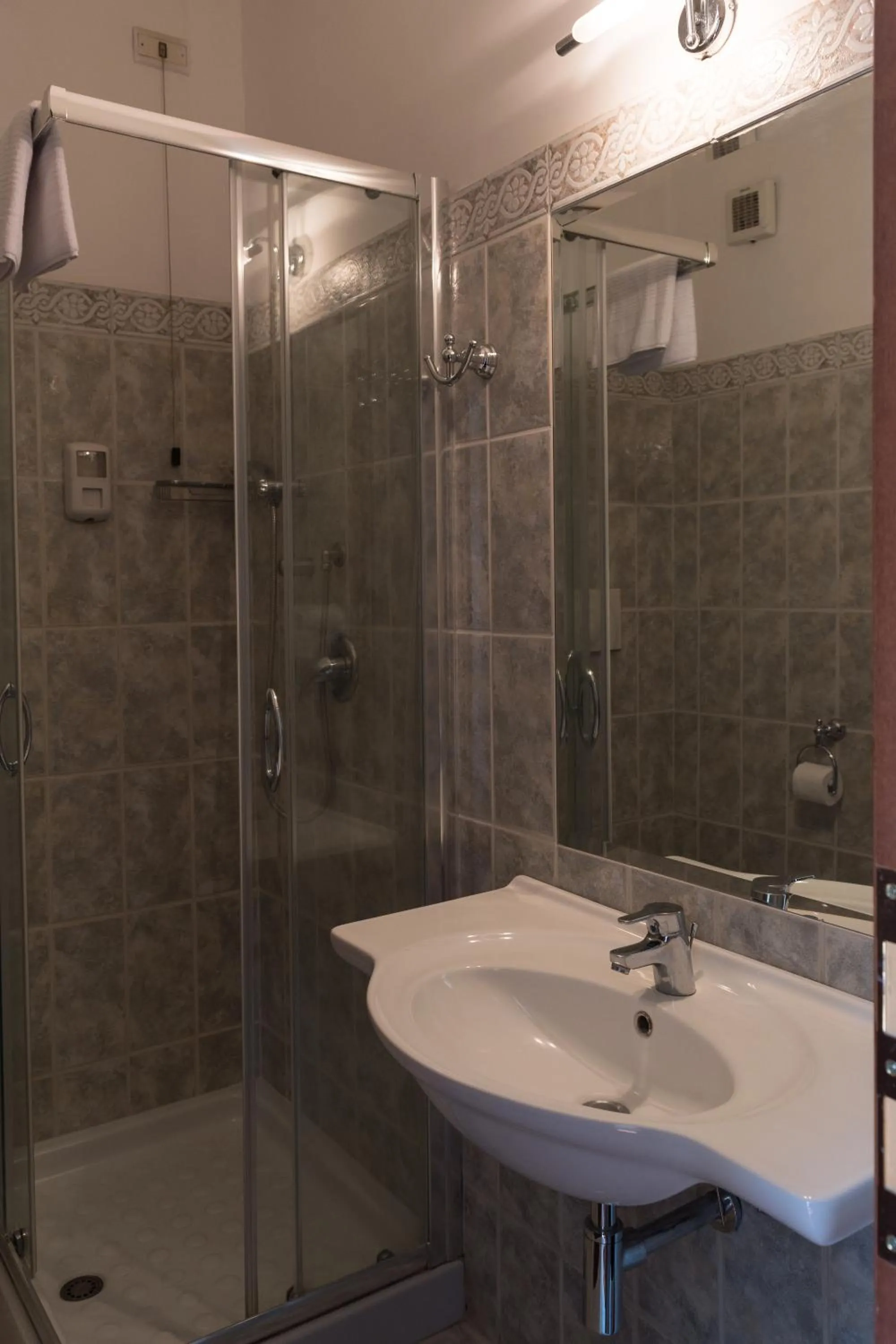 Bathroom in Antica Terrazza Frascati