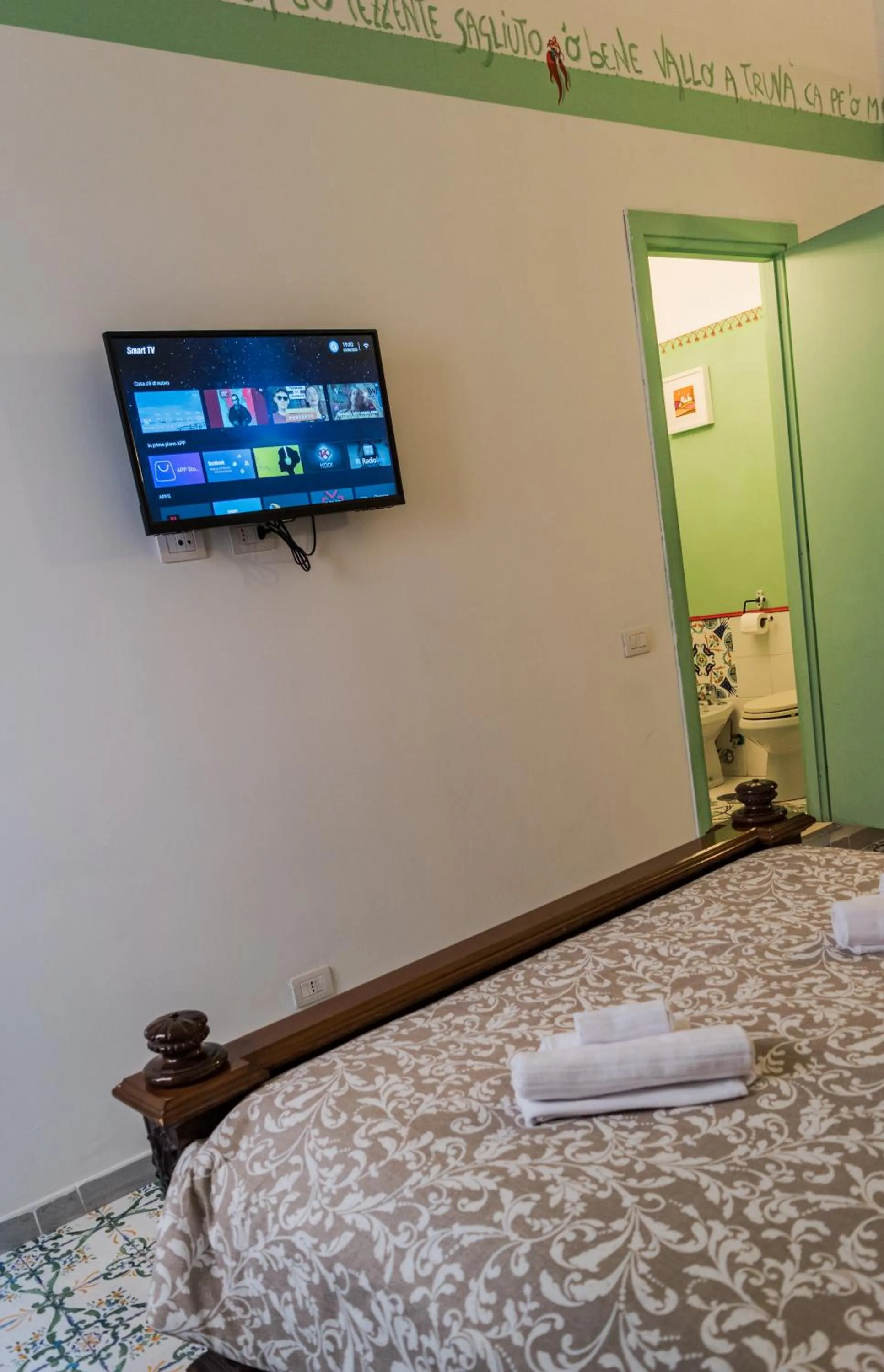 Photo of the whole room, Bed in Antica Terrazza Frascati