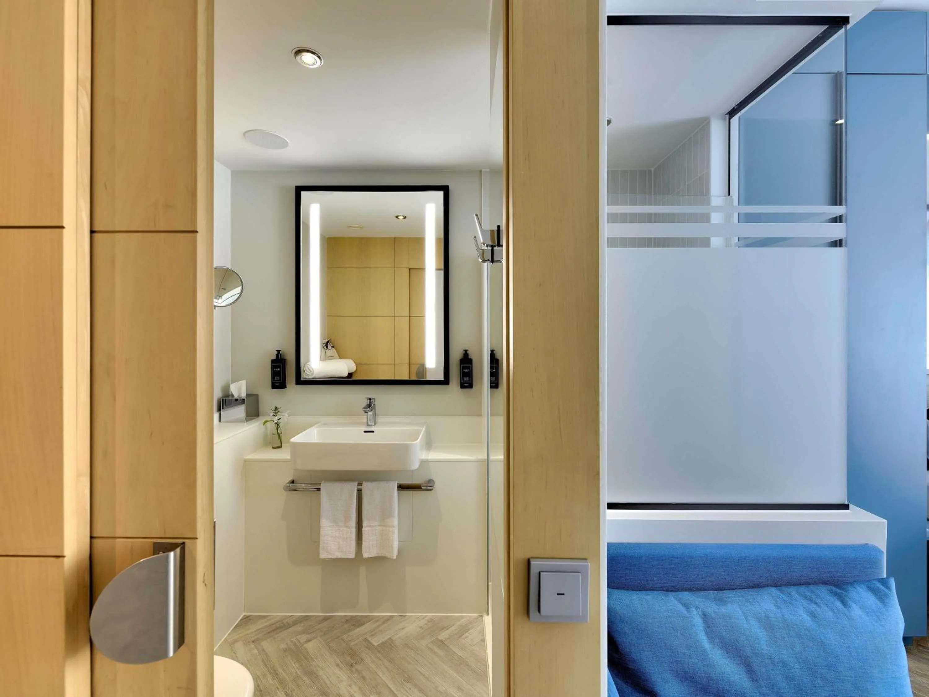 Bedroom in Hotel Mondial am Dom Cologne MGallery