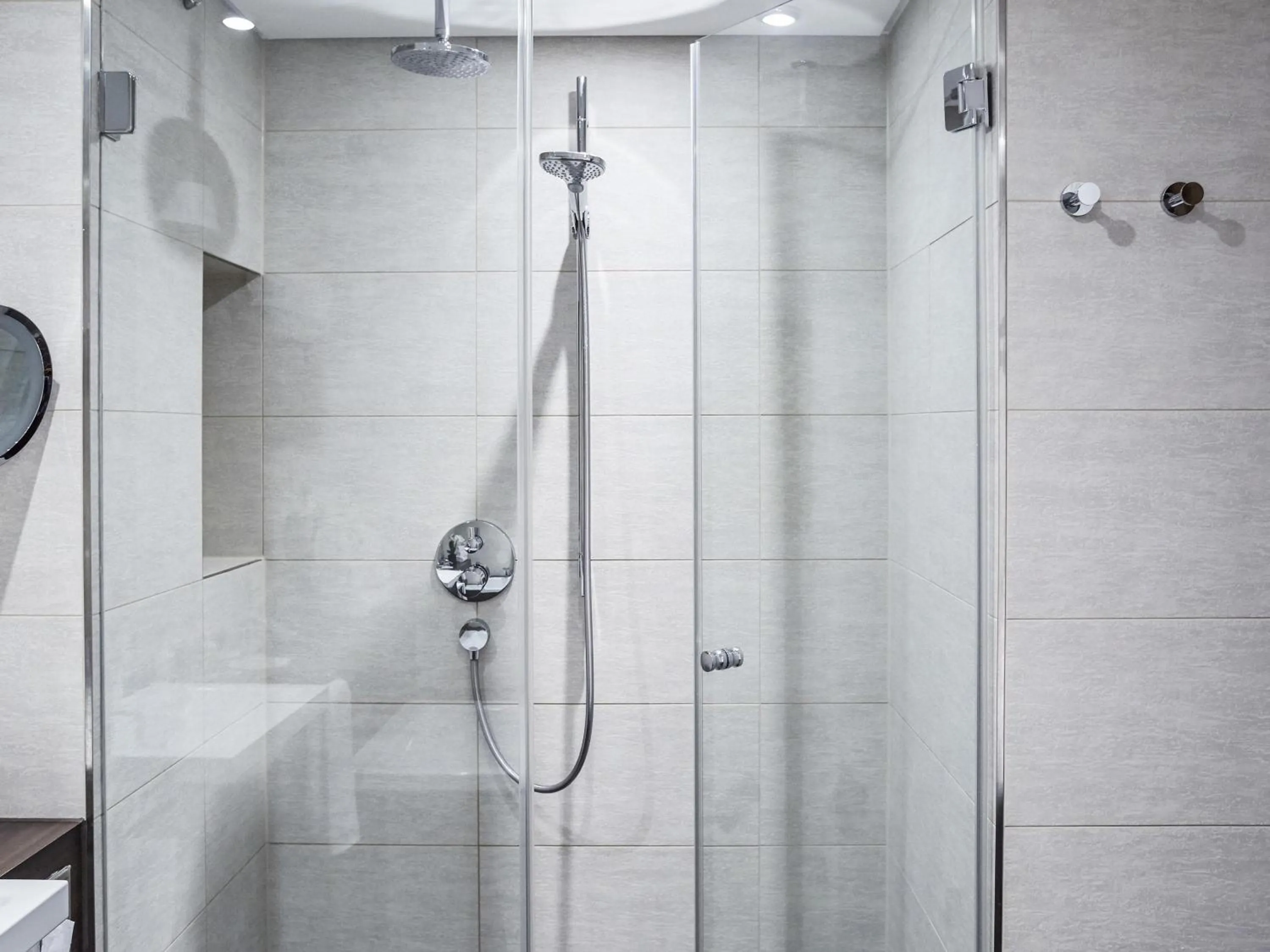 Bedroom in Hotel Mondial am Dom Cologne MGallery