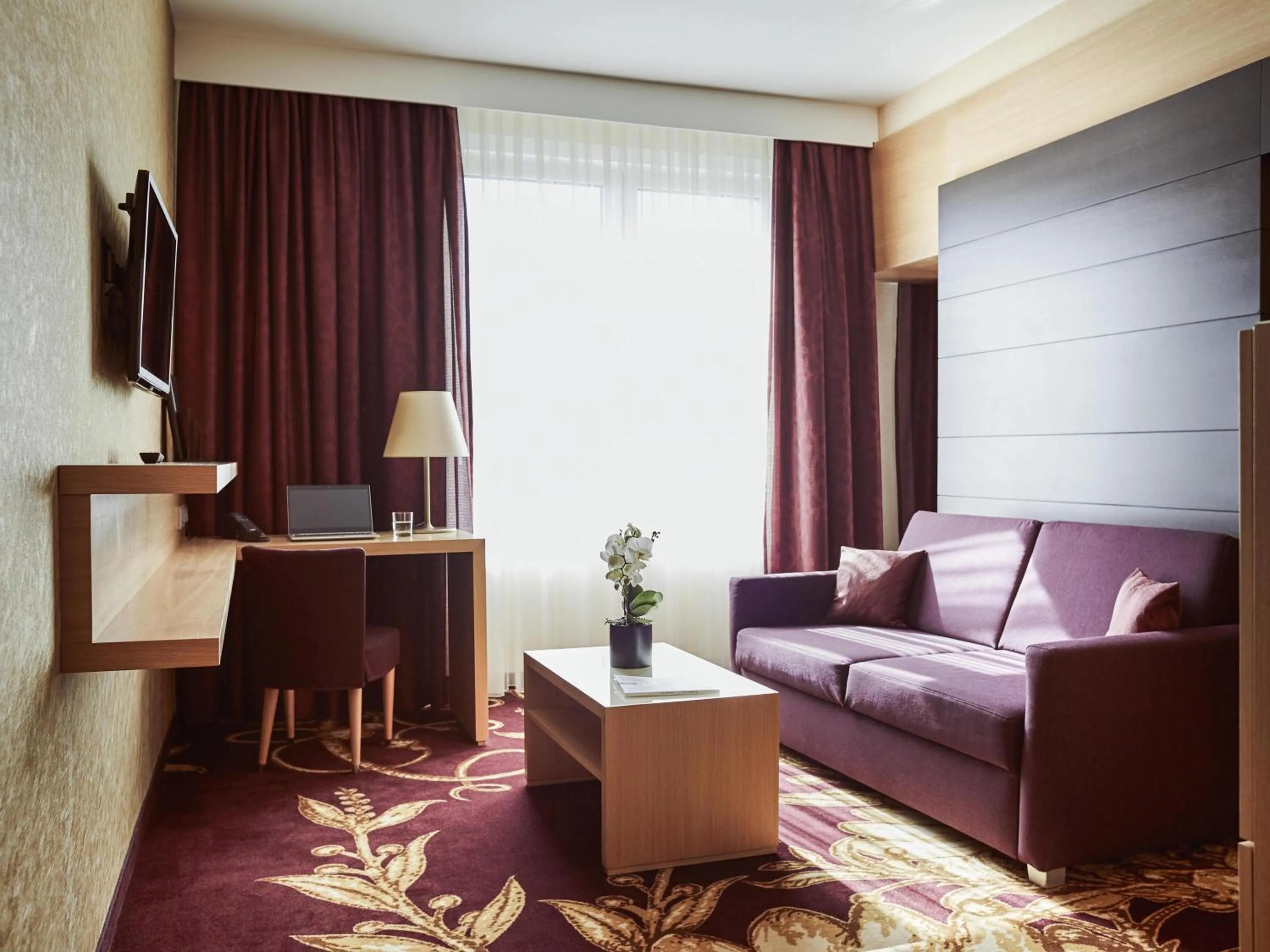 Bedroom in Hotel Mondial am Dom Cologne MGallery