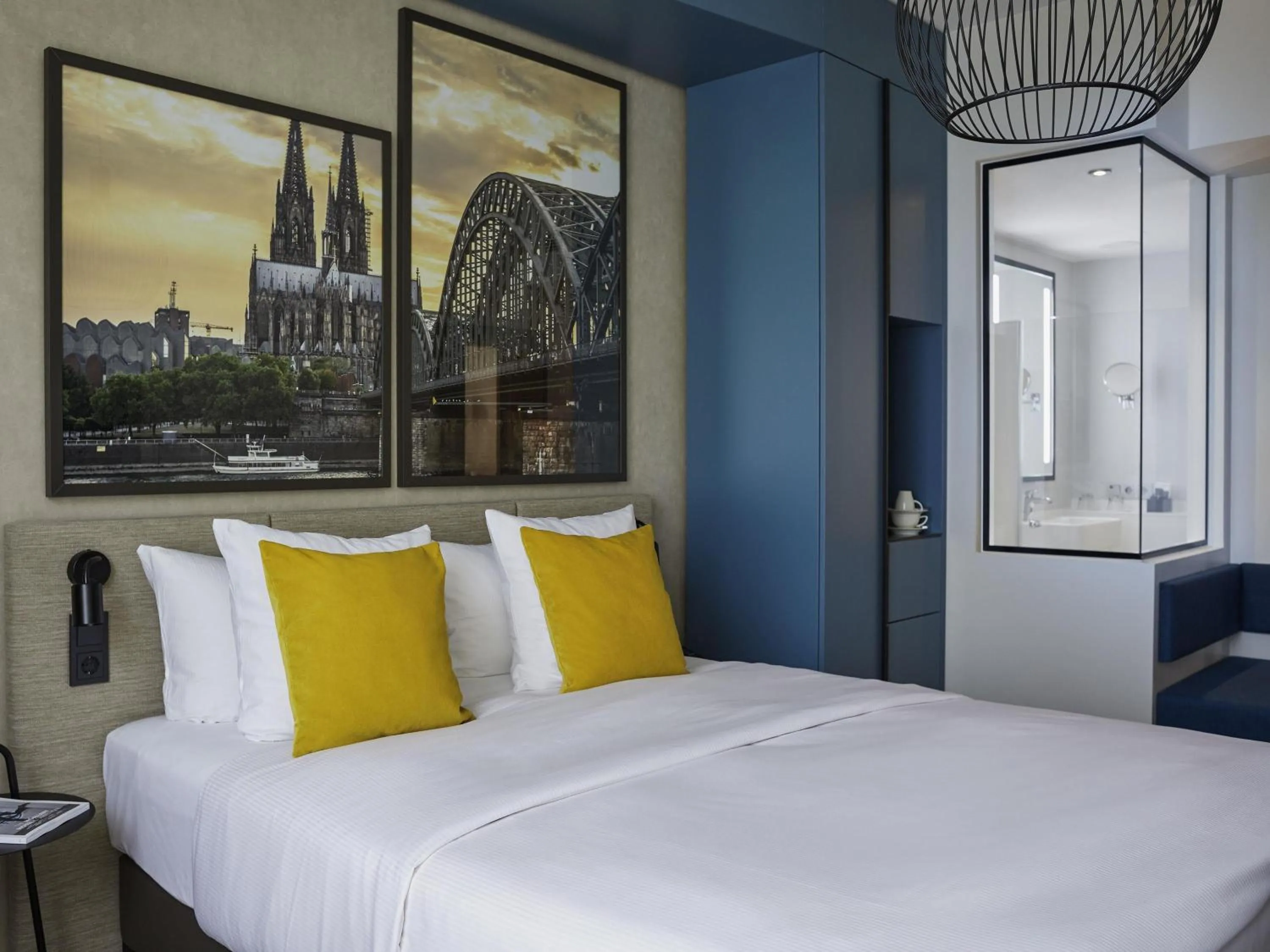 Bedroom, Bed in Hotel Mondial am Dom Cologne MGallery