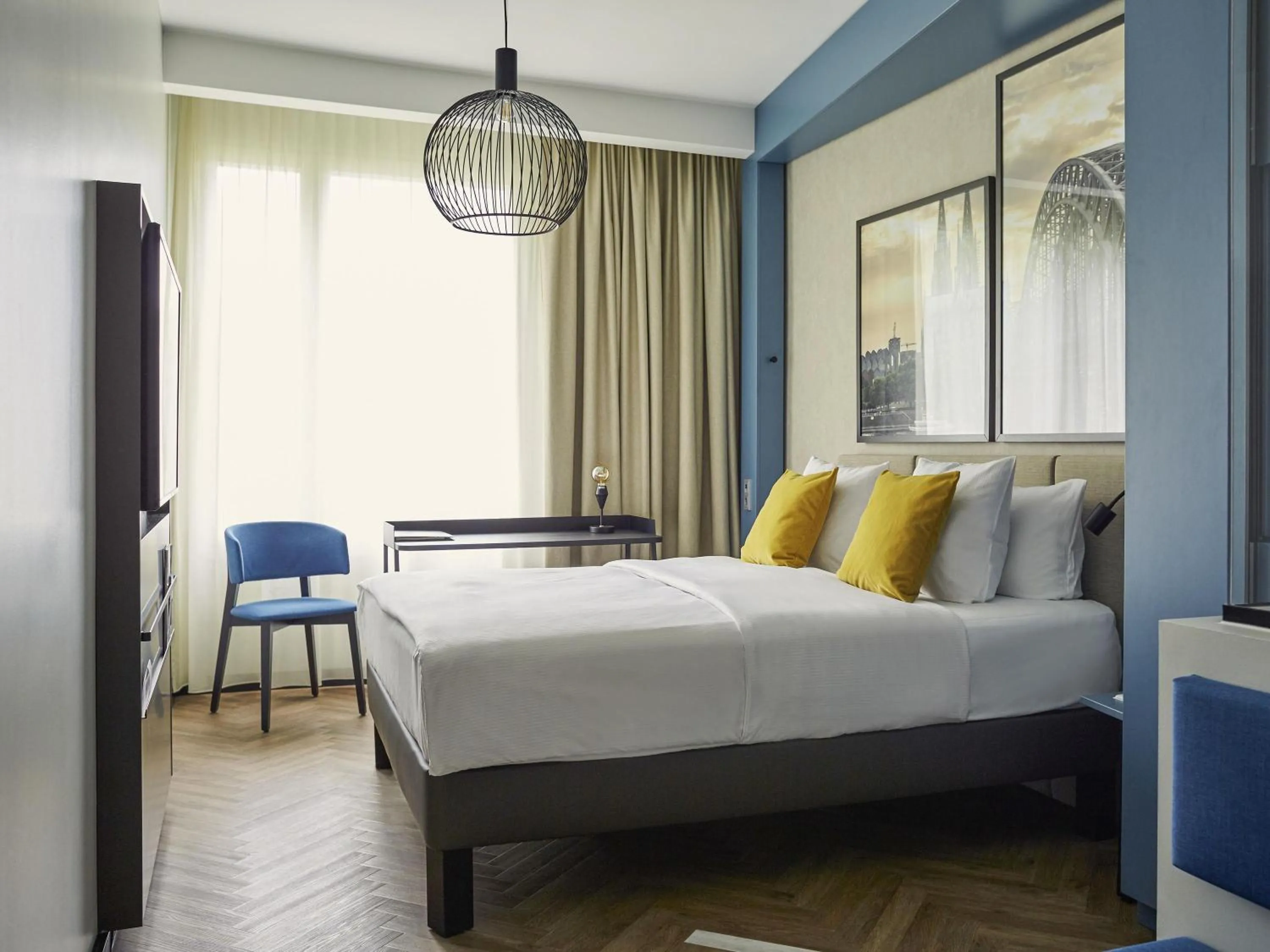 Bedroom, Bed in Hotel Mondial am Dom Cologne MGallery