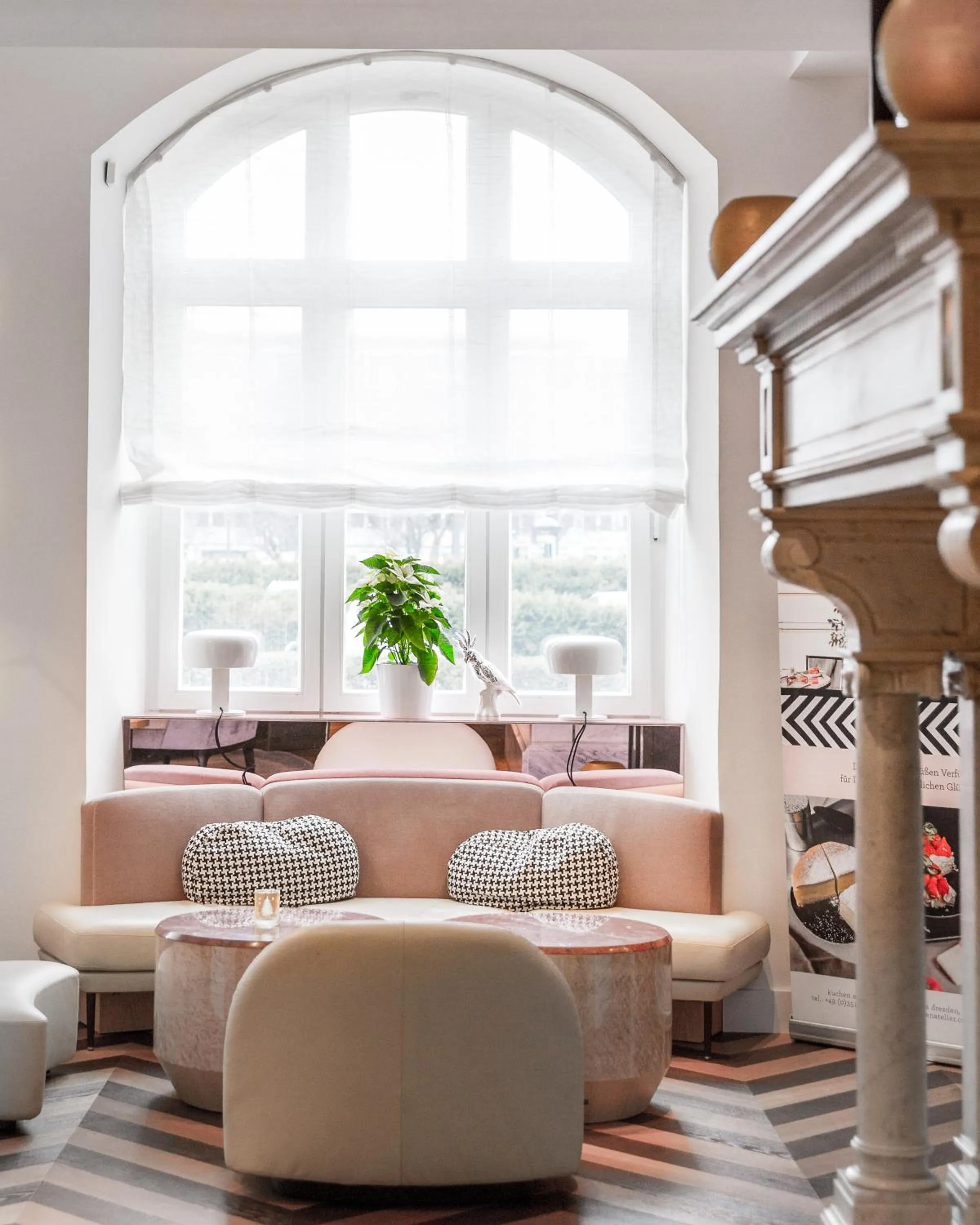 Lobby or reception, Bed in Gewandhaus Dresden, Autograph Collection