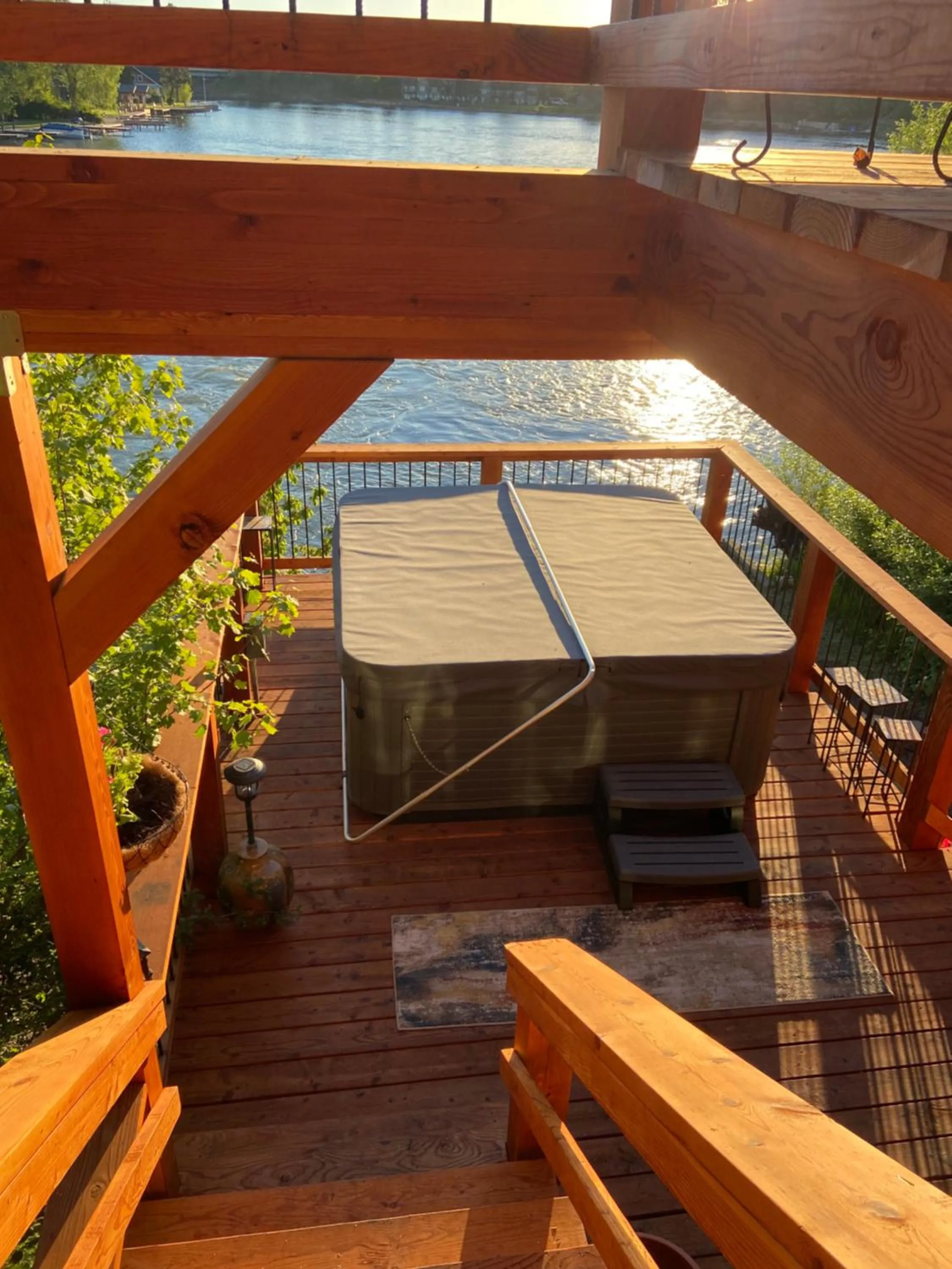 Hot Tub in THE INN Bigfork Bay