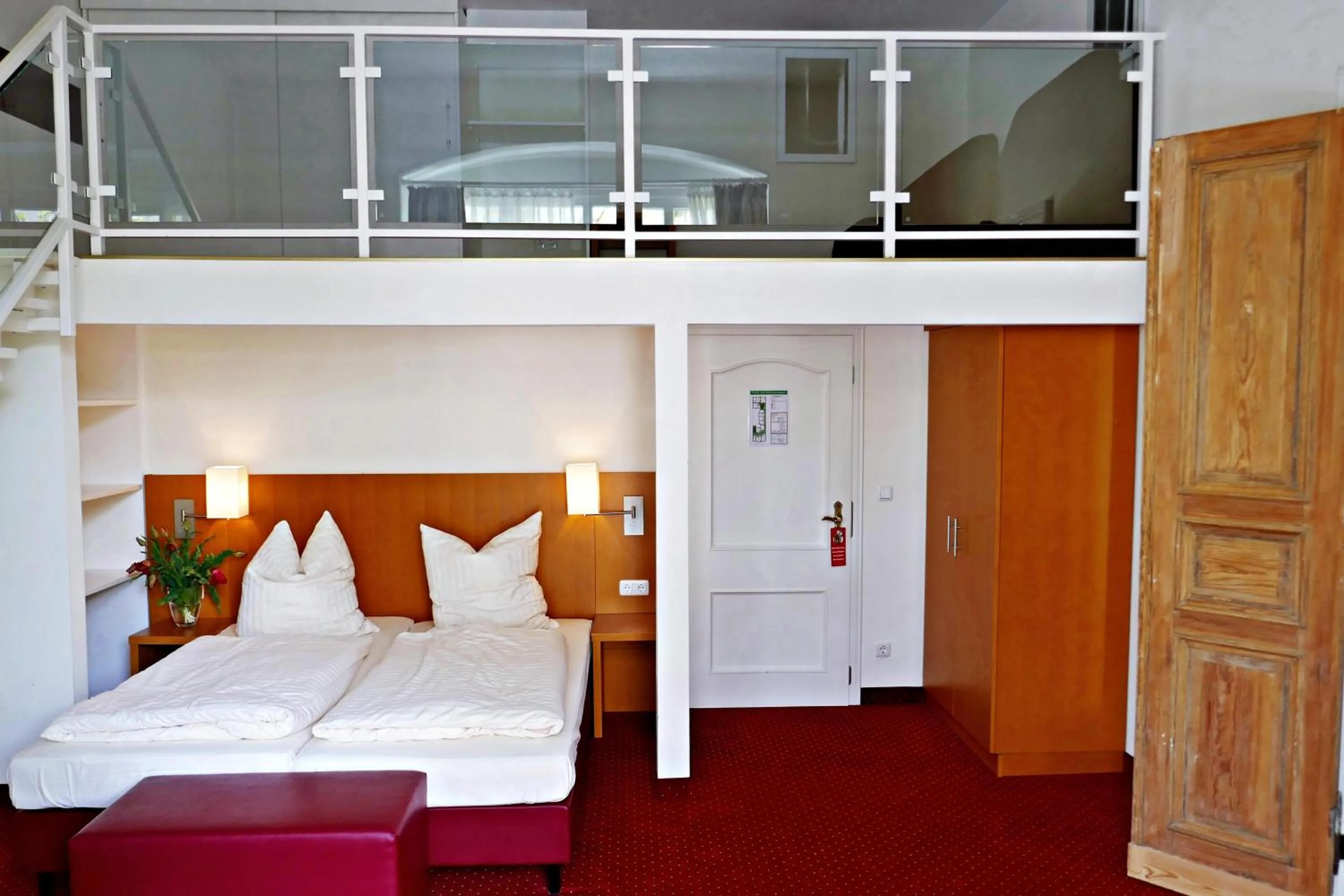 Photo of the whole room, Bed in Air in Berlin