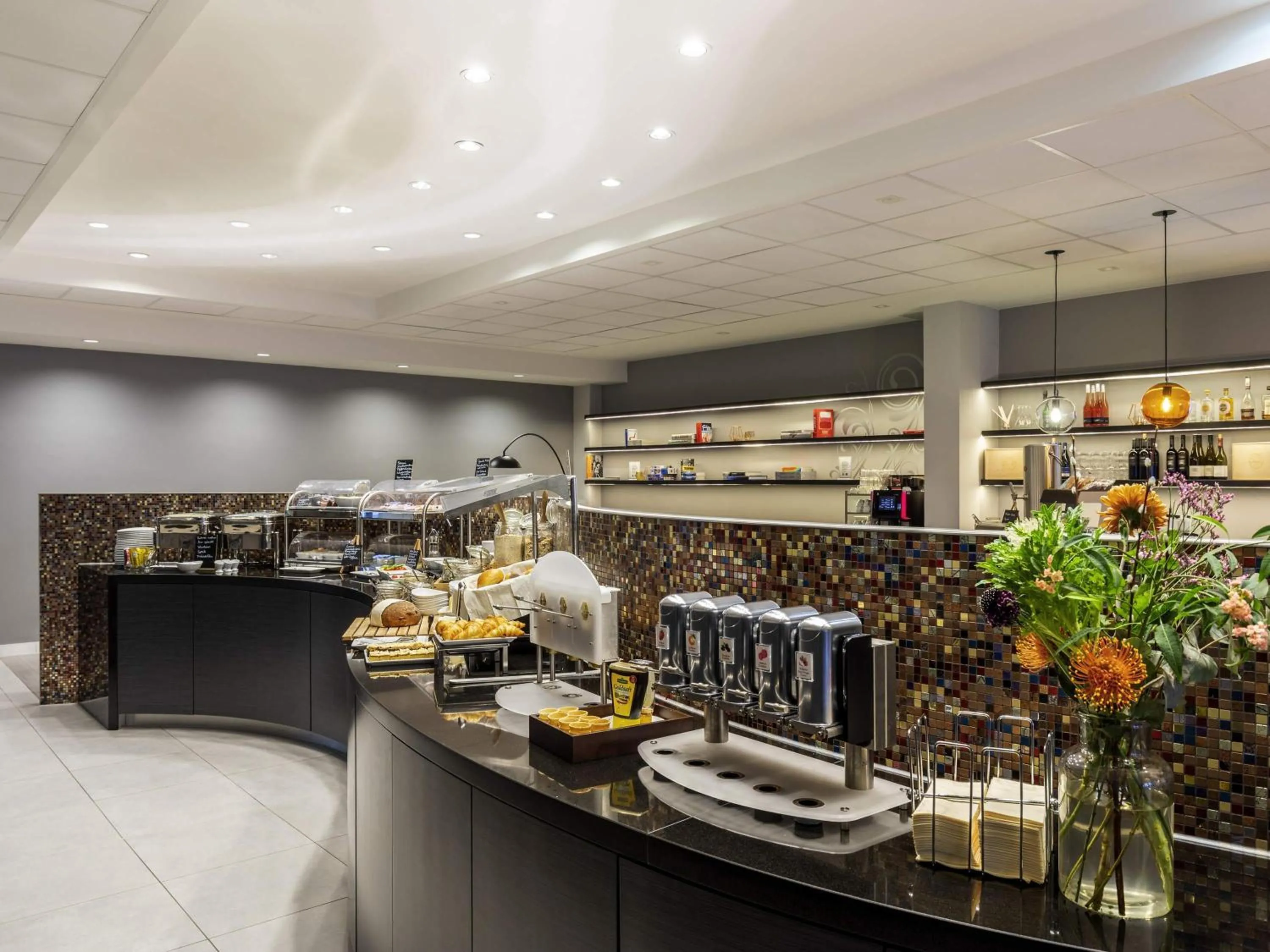 Breakfast in Mercure Hotel Düsseldorf Zentrum