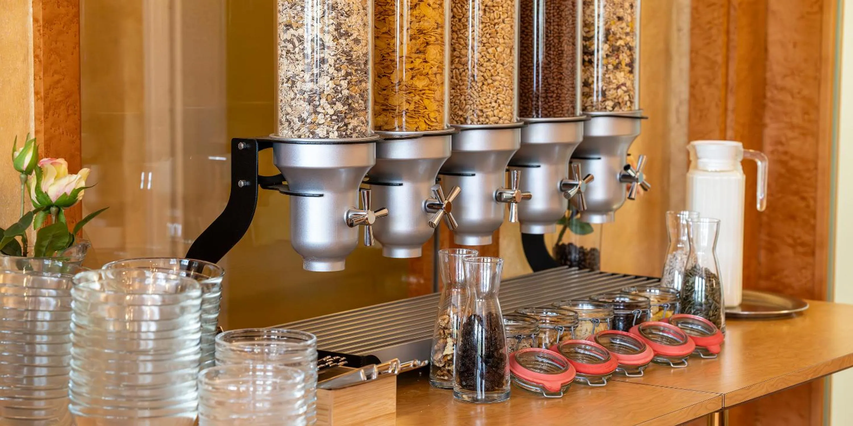 Buffet breakfast in PLAZA INN Rieker Stuttgart Hauptbahnhof