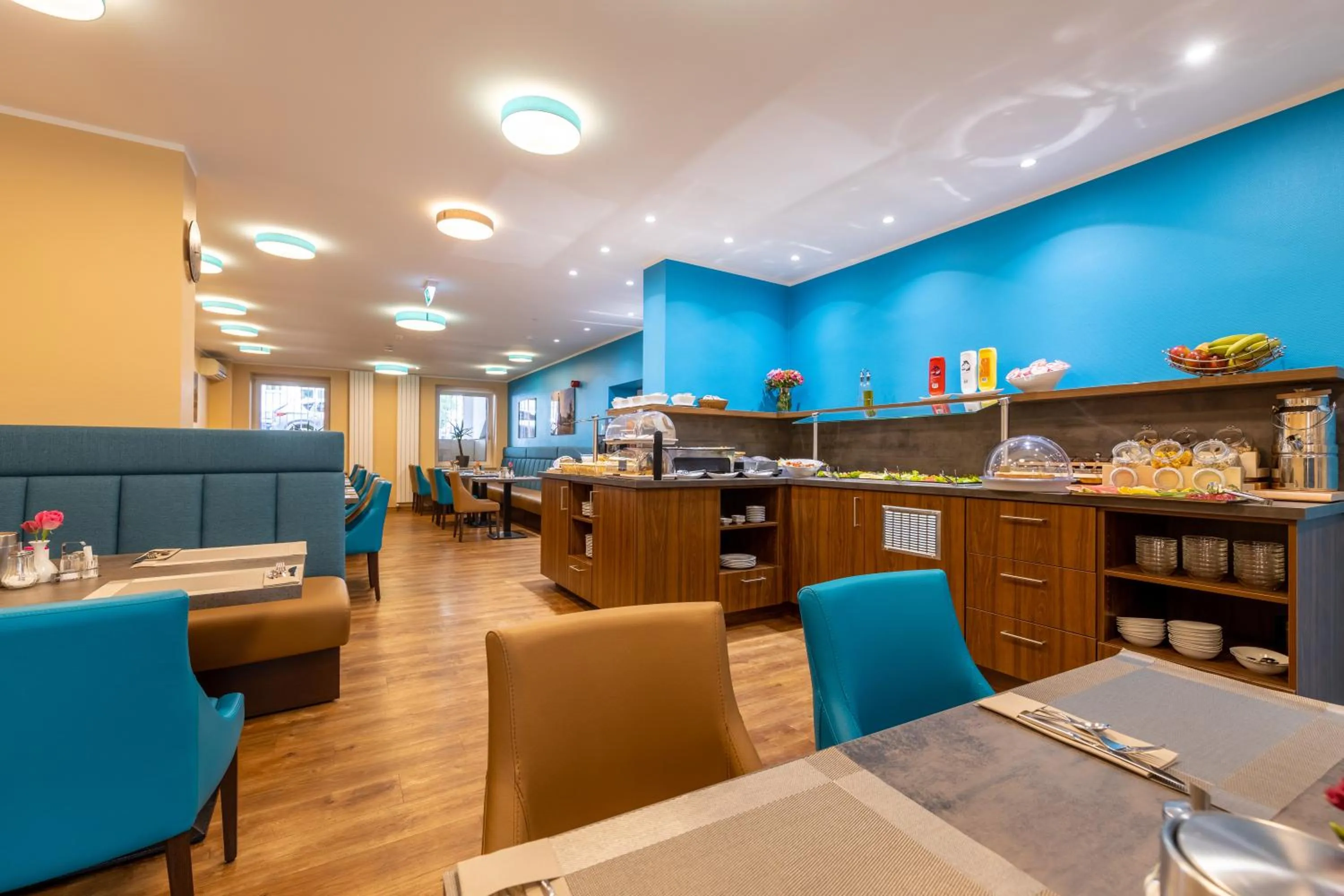 Restaurant/places to eat in Trip Inn Hotel Messe Westend