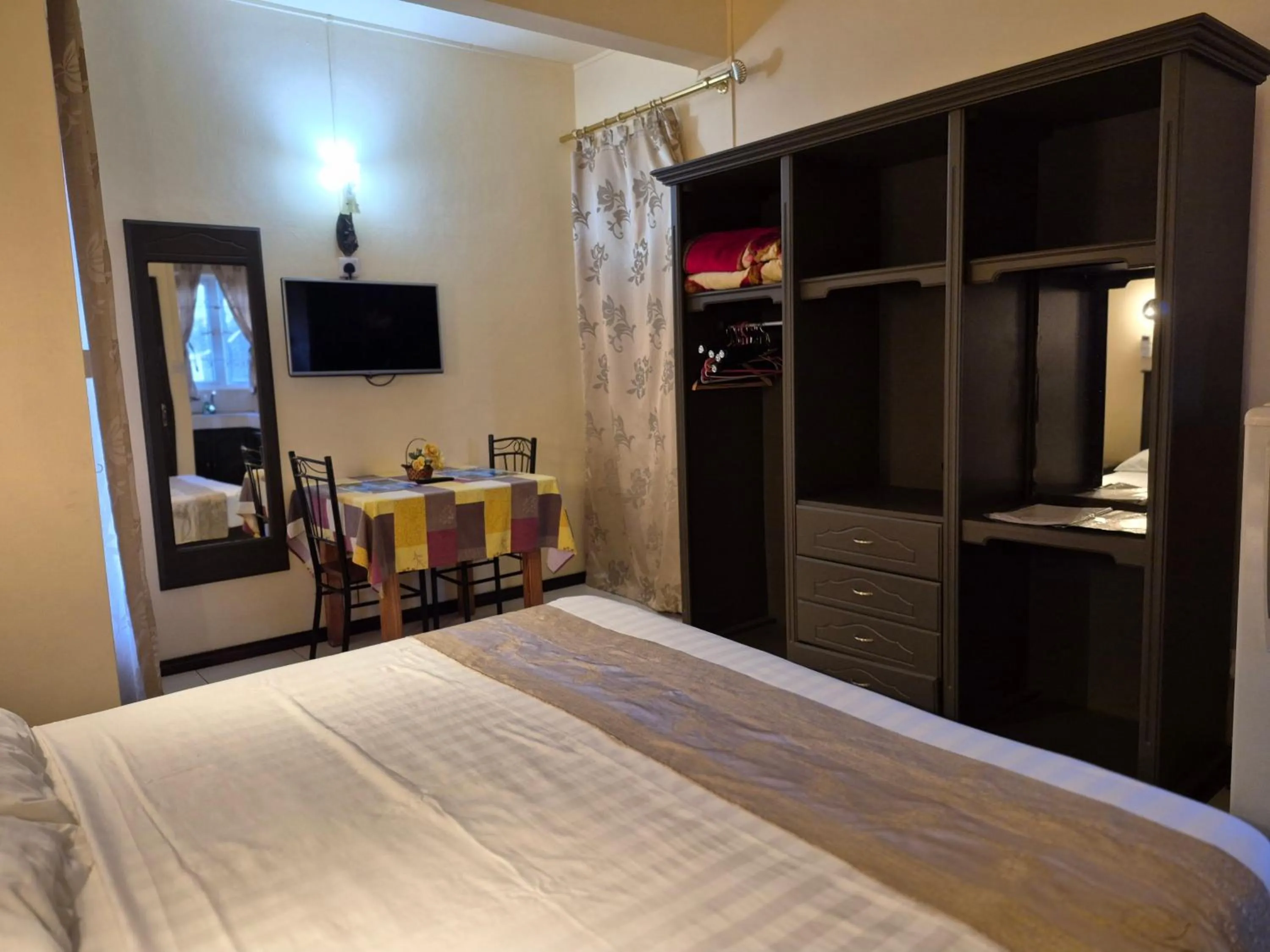 Bed in Monalysa Holidays