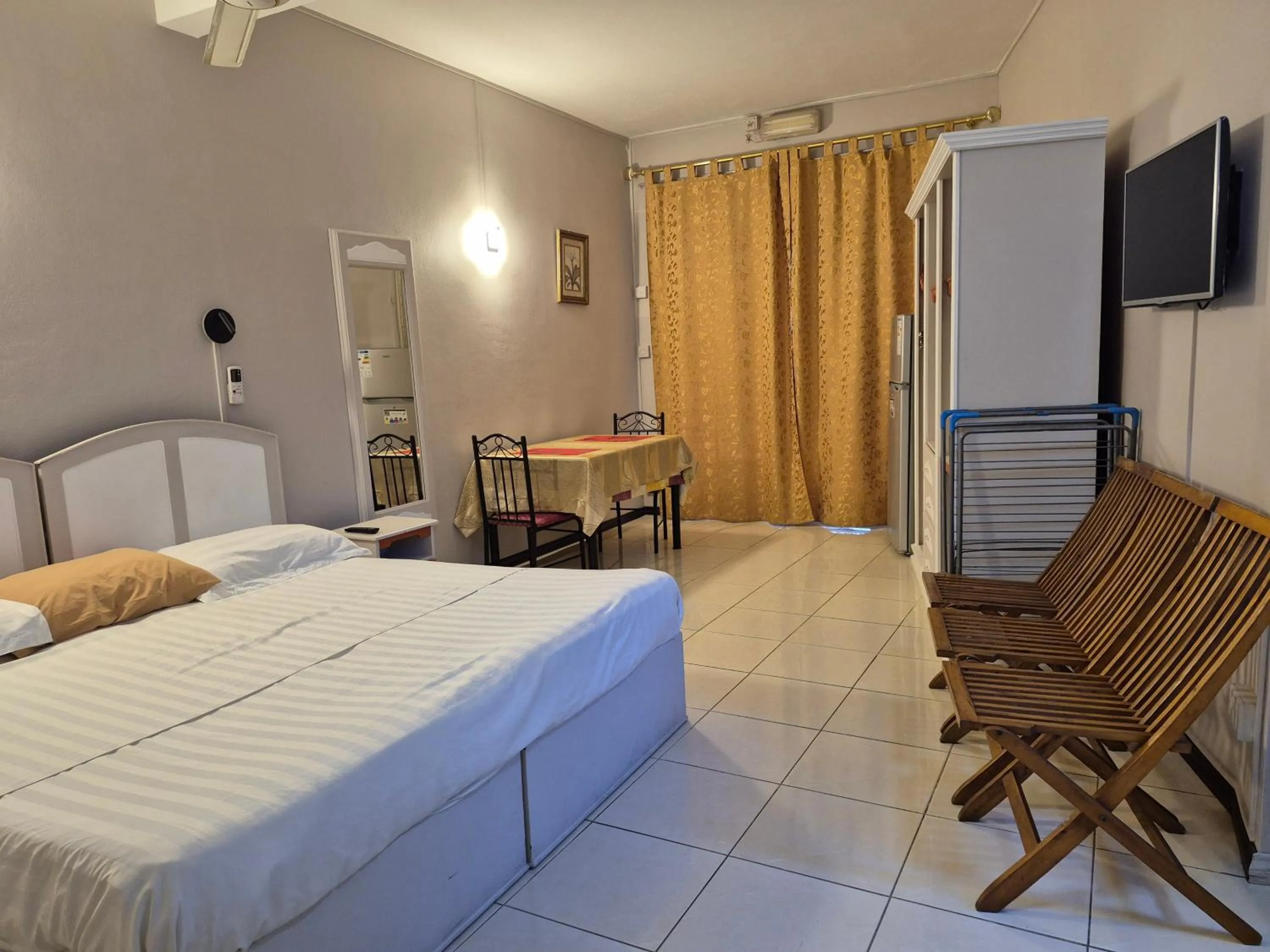 Bed in Monalysa Holidays