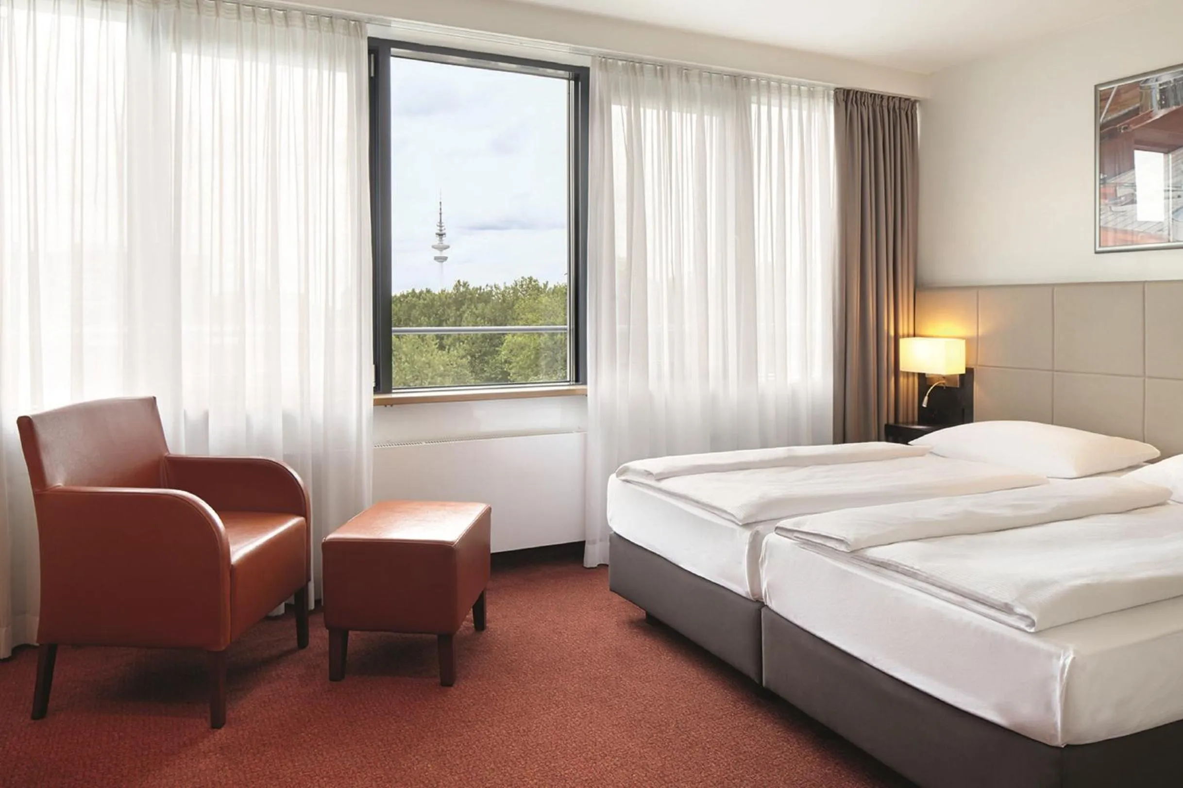 Photo of the whole room, Bed in Hotel Hafen Hamburg