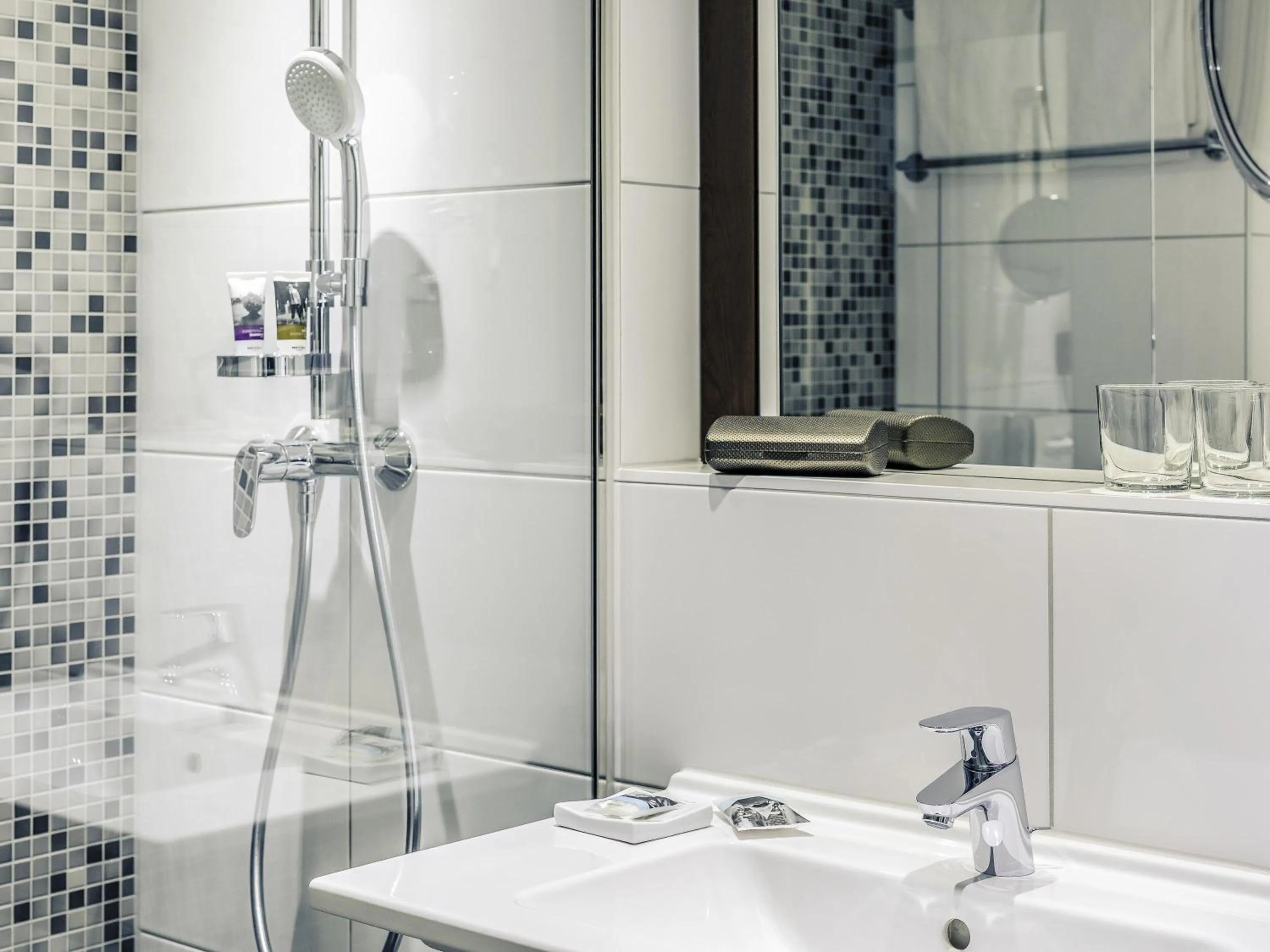 Bedroom in Mercure Aachen Europaplatz