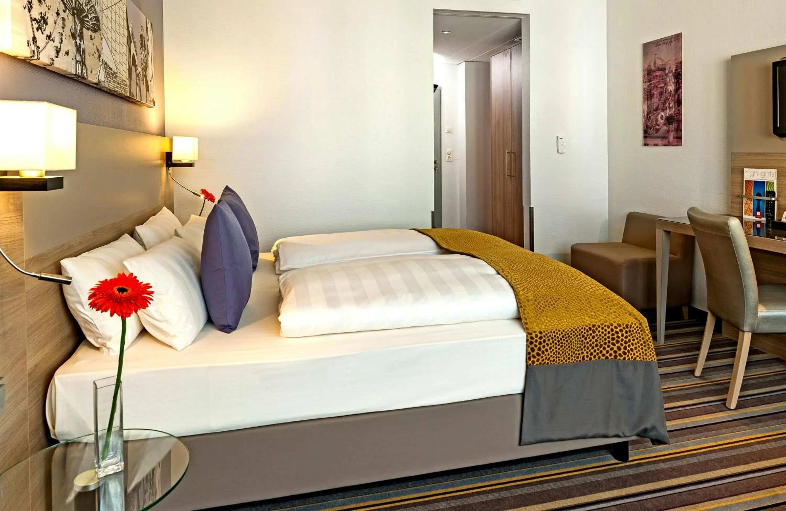 Bedroom, Bed in Leonardo Hotel Munich City North