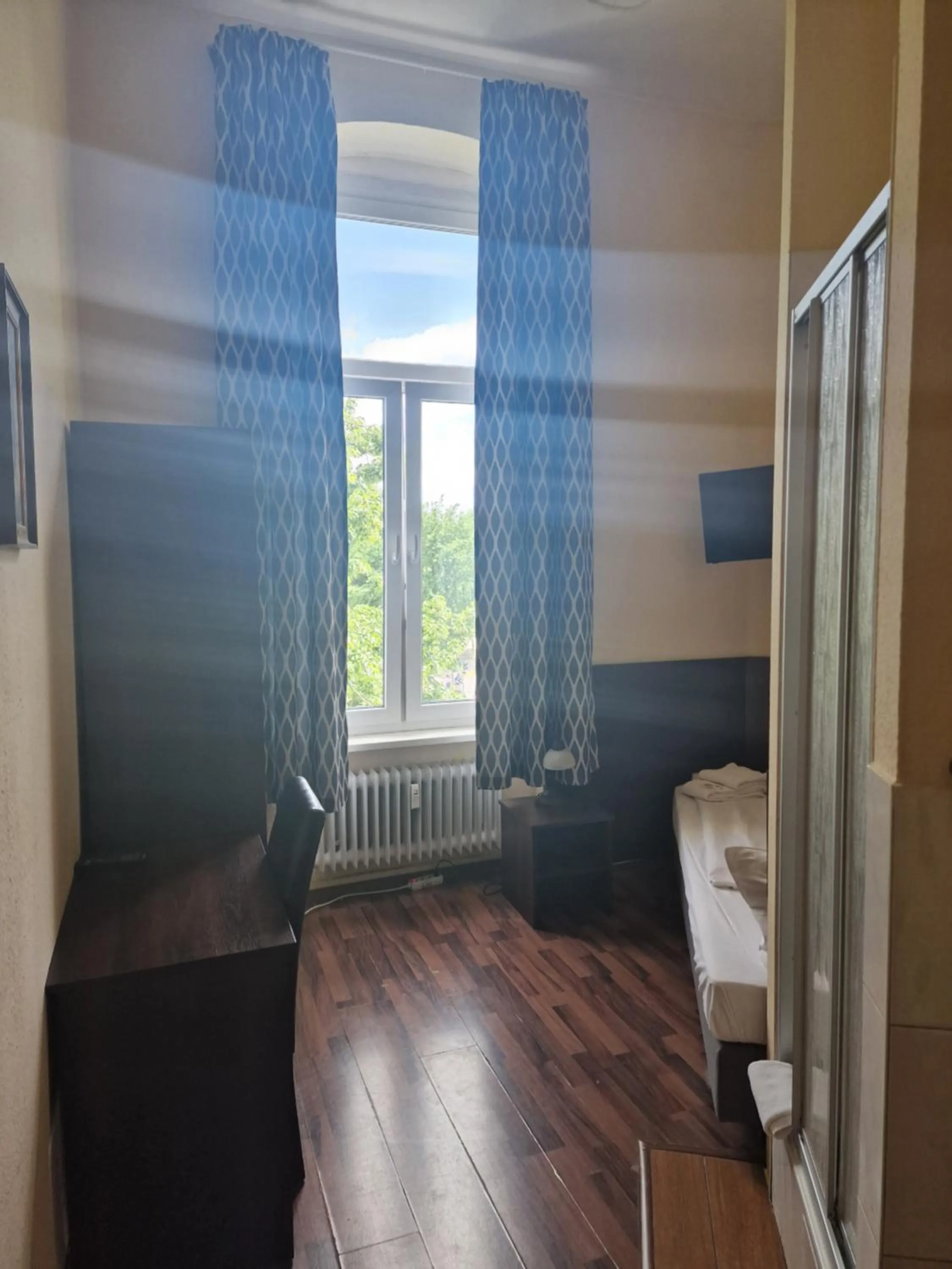 Bed in Hotel Am Stuttgarter Eck