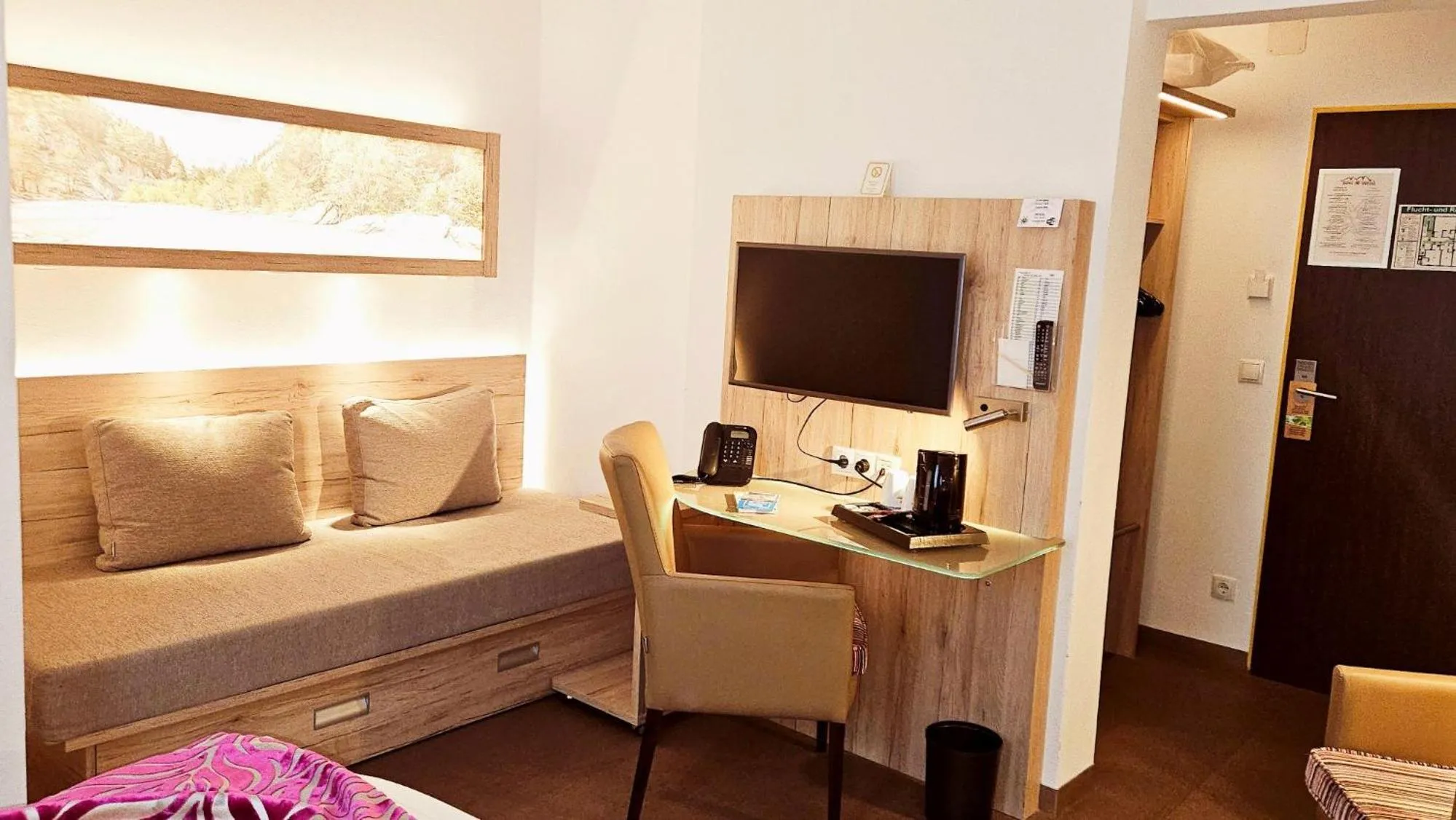 TV and multimedia, Bed in Hotel Edel Weiss