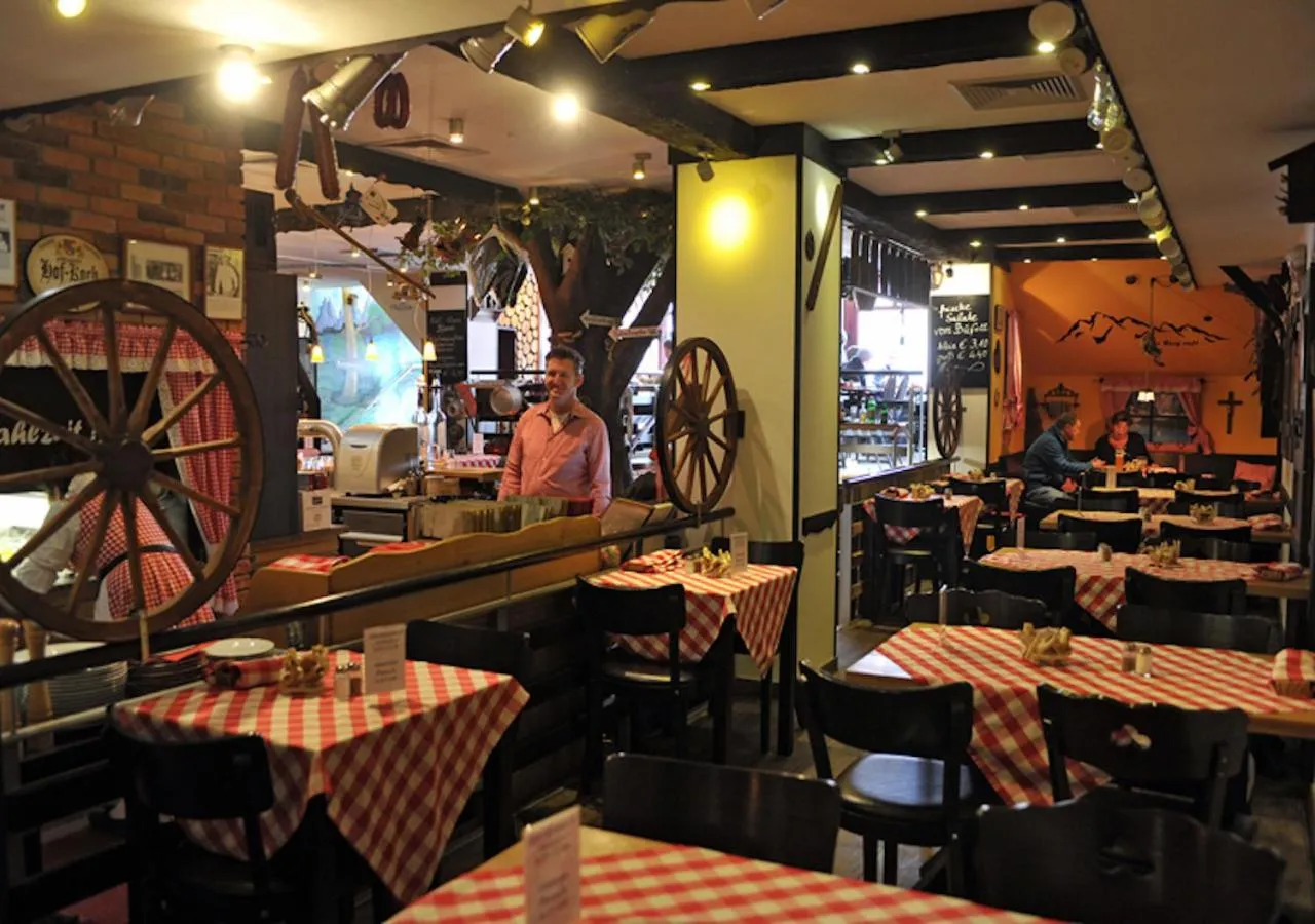 Restaurant/places to eat in Hotel Edel Weiss