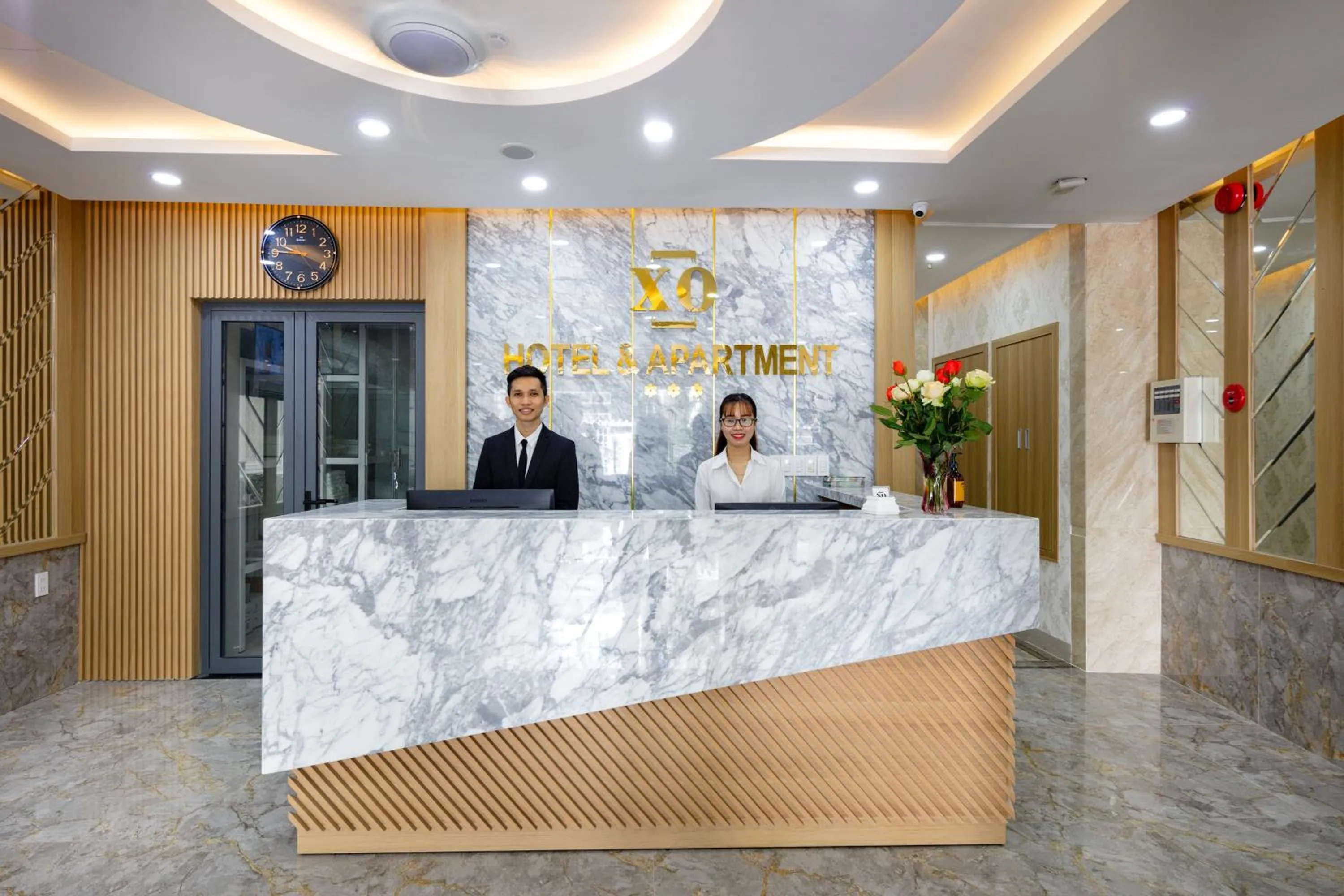 Lobby or reception in XO Hotel & Apartments