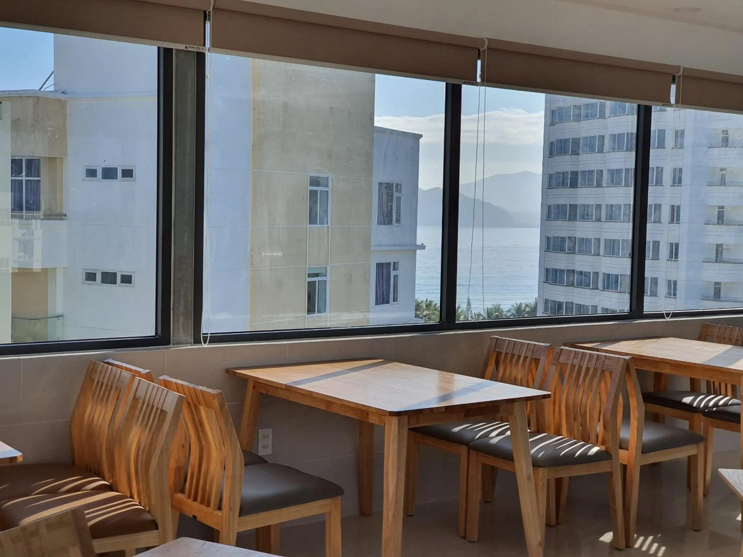 Restaurant/places to eat in XO Hotel & Apartments