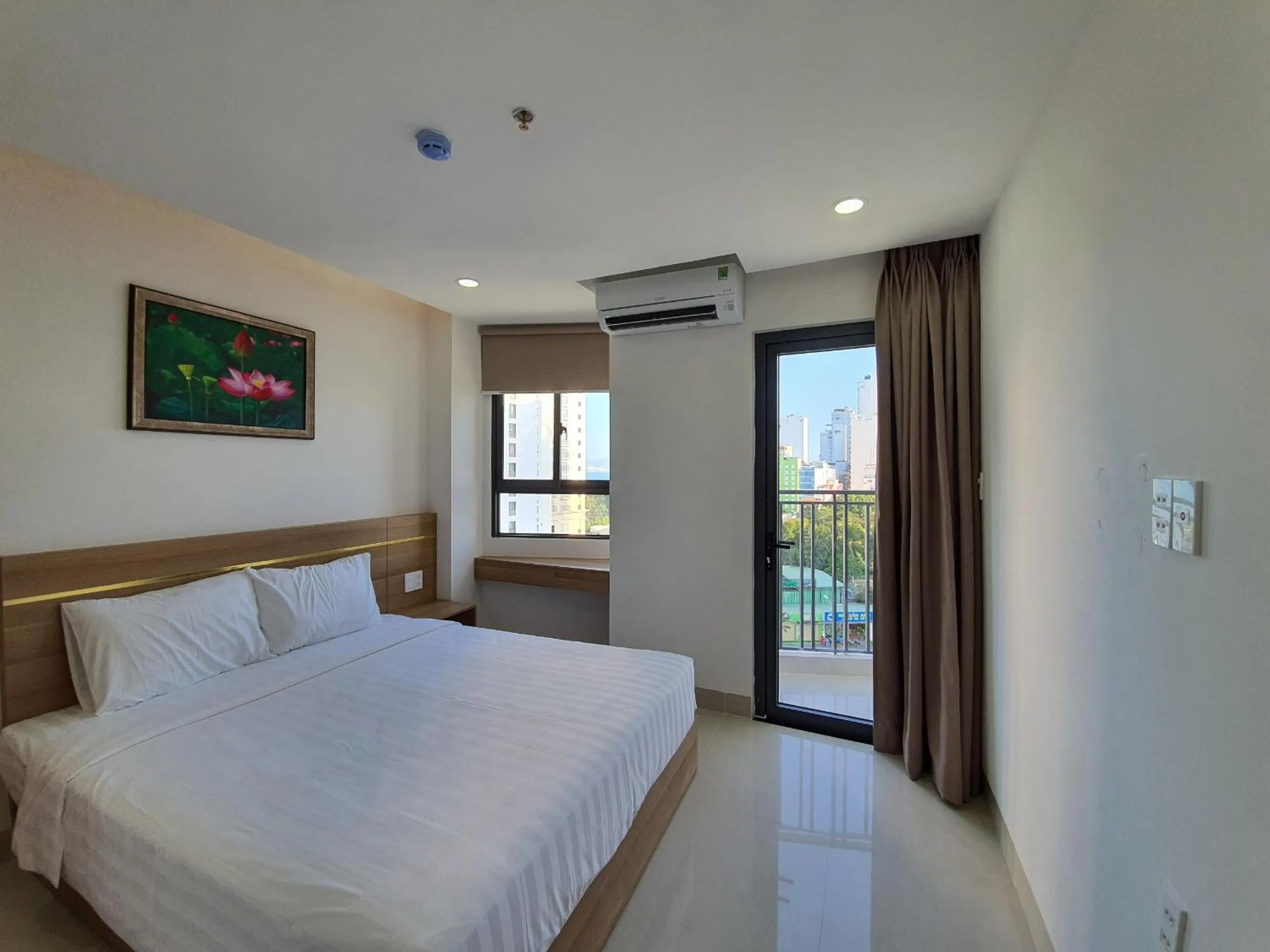 Balcony/Terrace, Bed in XO Hotel & Apartments