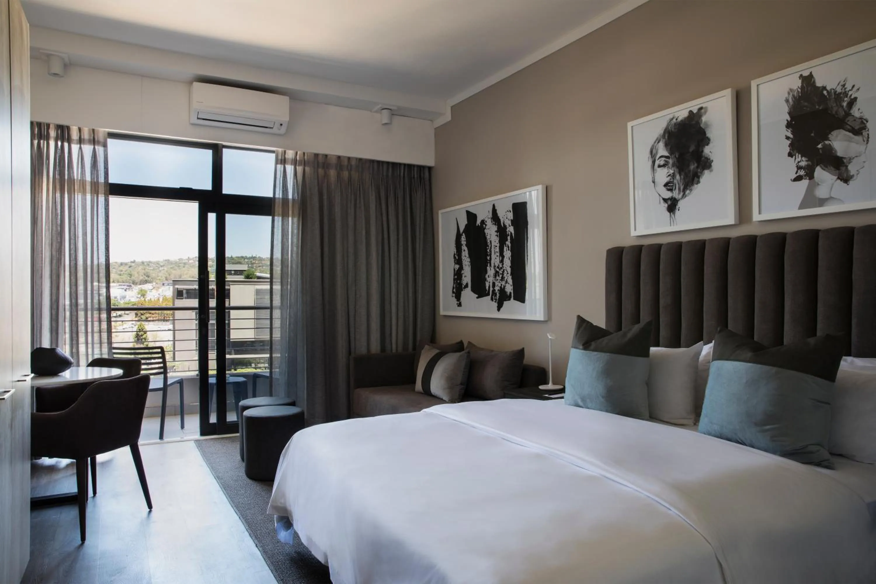 Bedroom, Bed in The Capital Trilogy Menlyn Maine