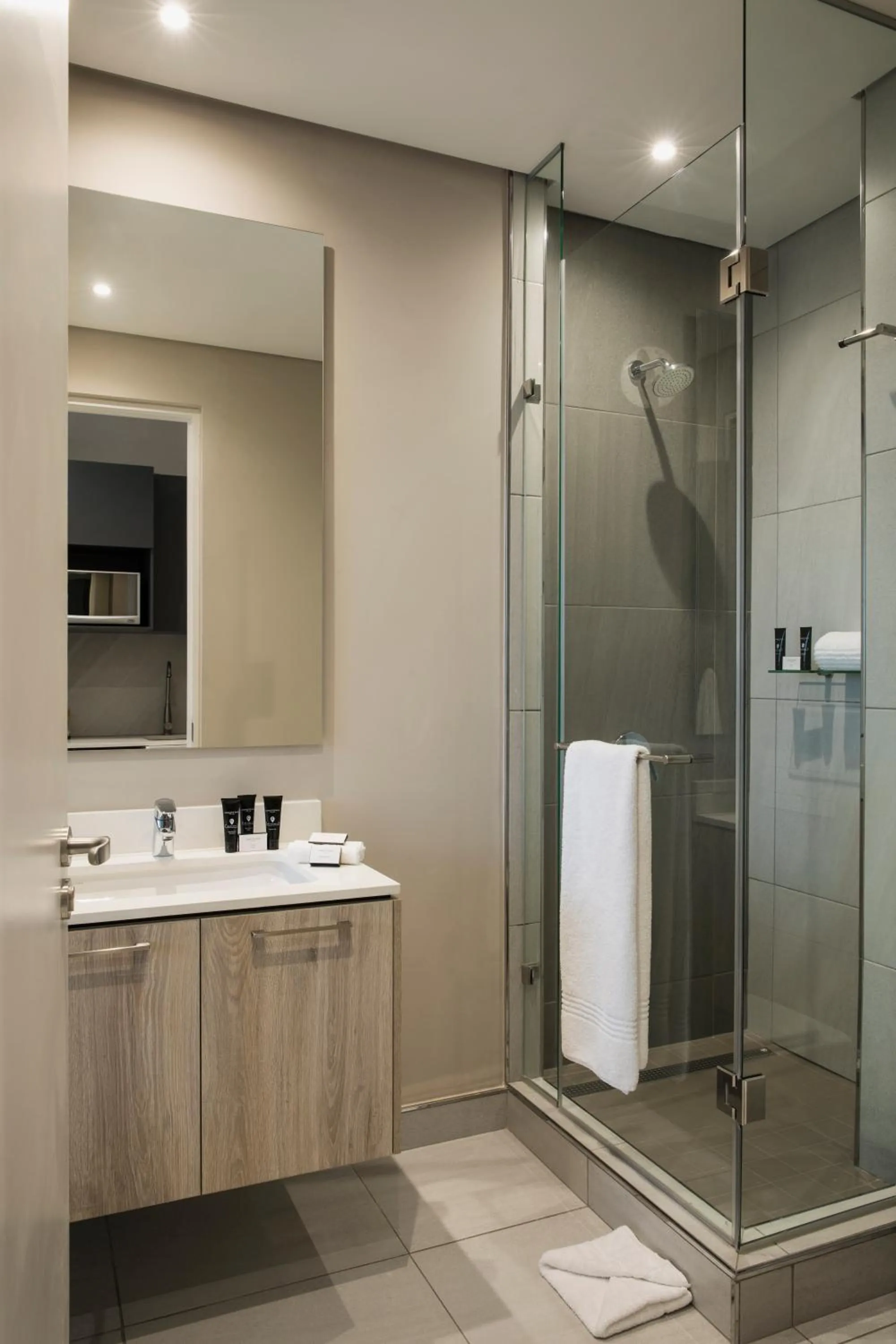 Bathroom in The Capital Trilogy Menlyn Maine