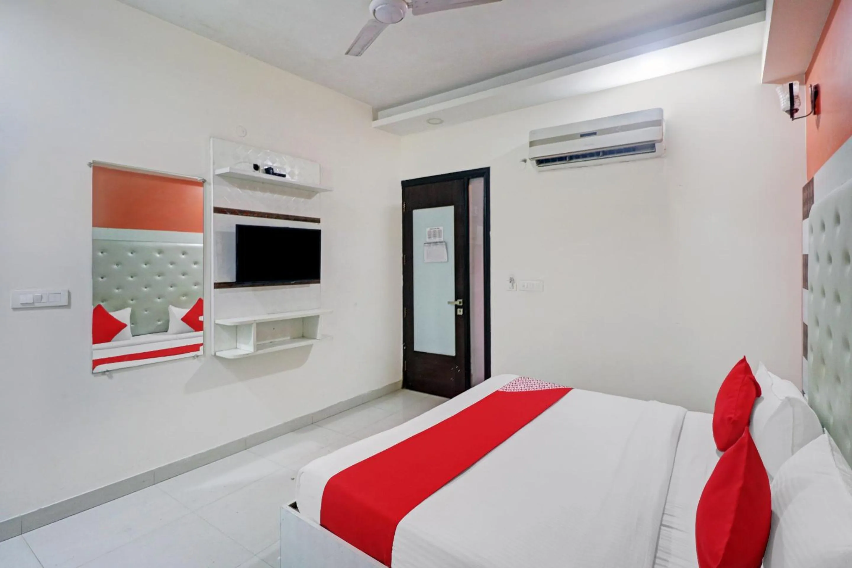 Bedroom, Bed in Hotel O Star Inn