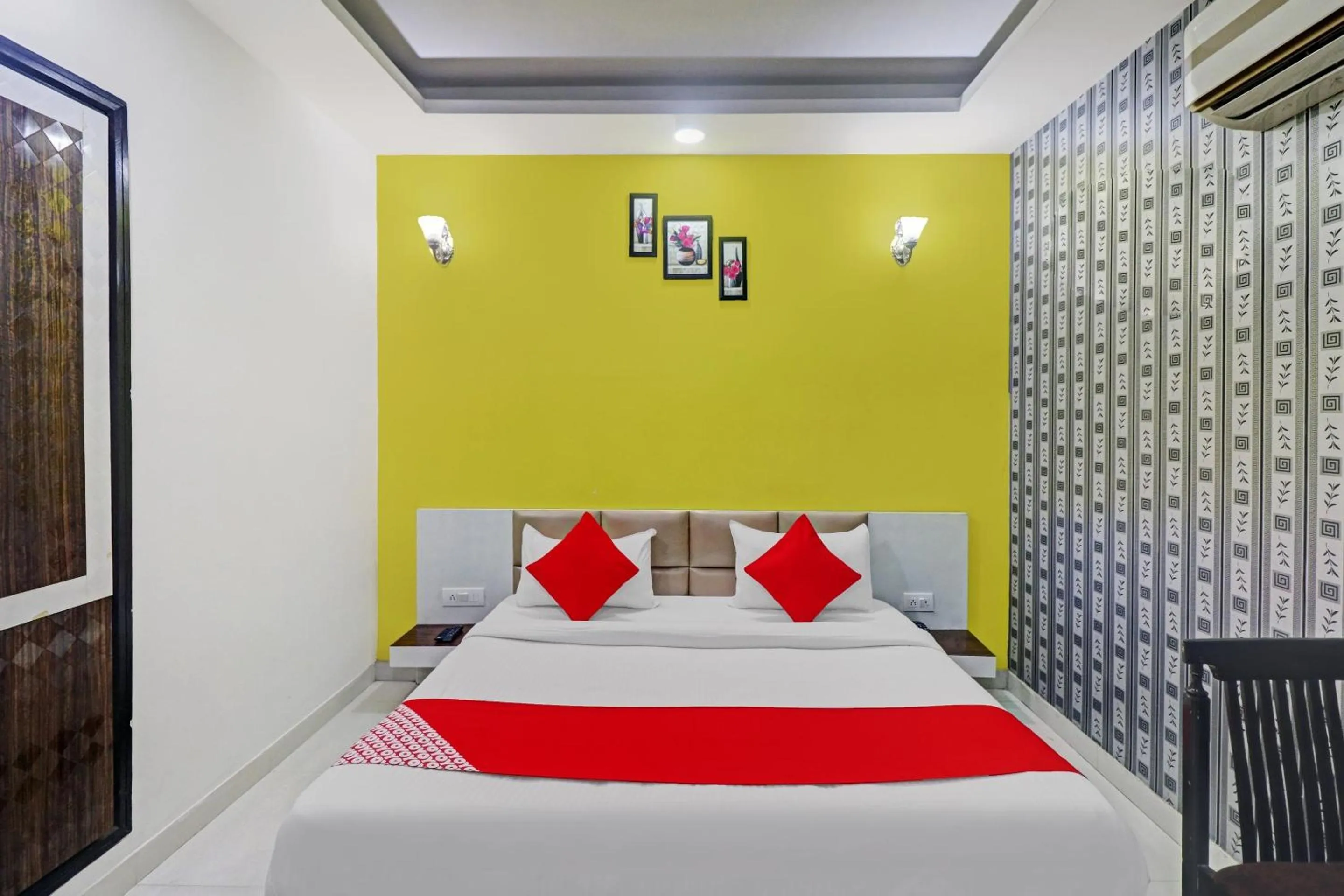 Bedroom, Bed in Hotel O Star Inn