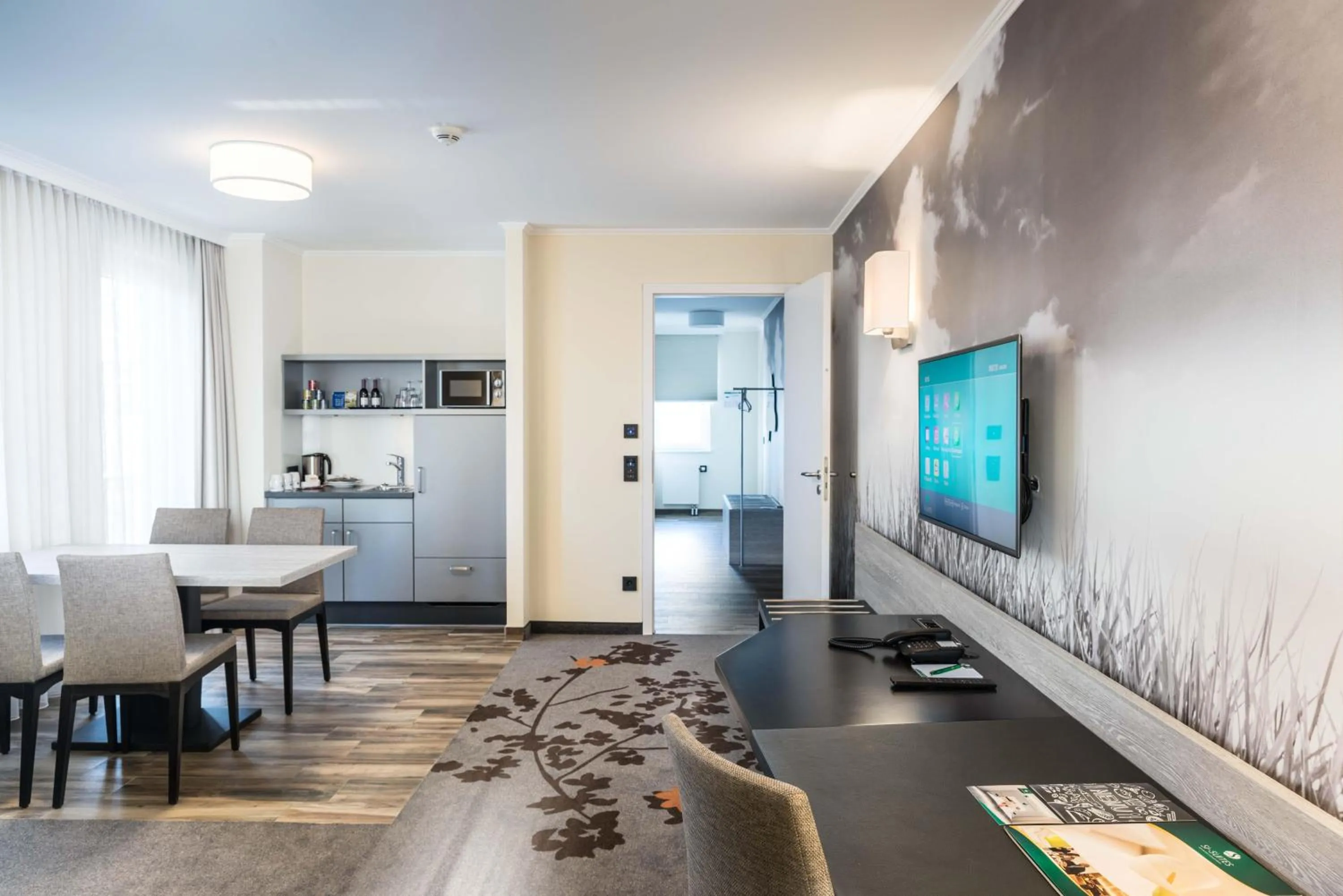 Photo of the whole room in MASEVEN Stuttgart SI Centrum ehem SI-SUITES