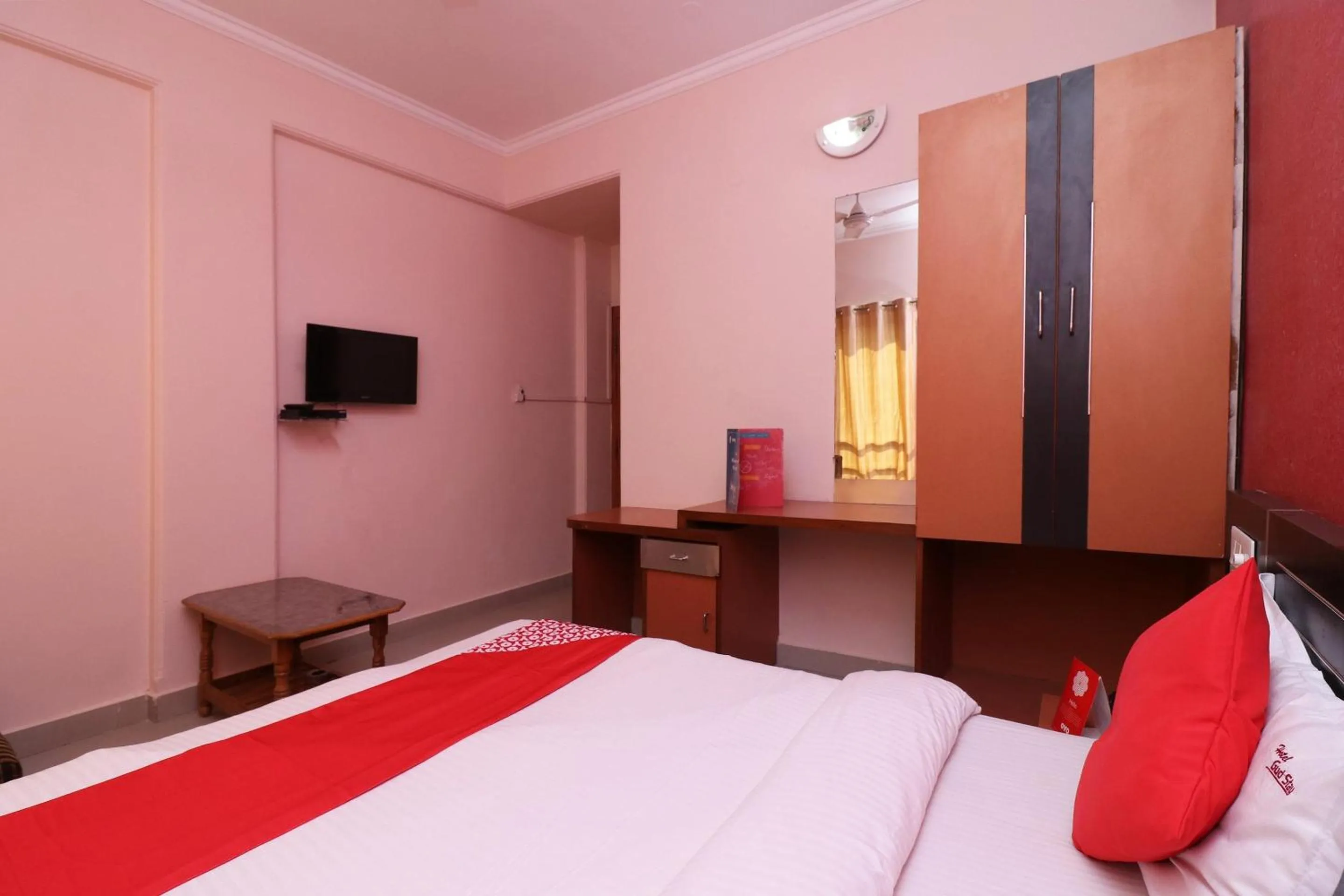 Lobby or reception, Bed in Super HOTEL GUD STAY