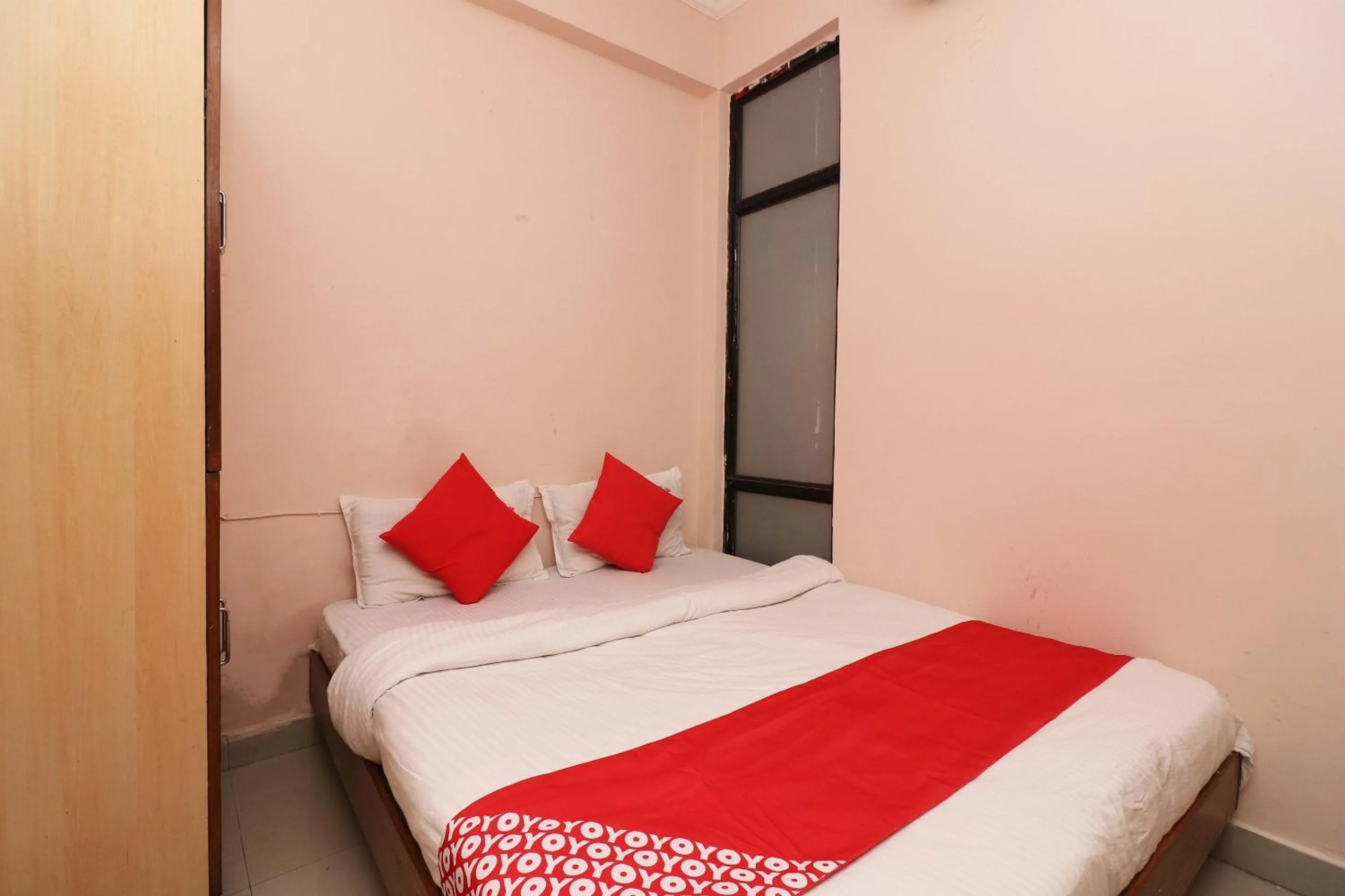 Bedroom, Bed in Super HOTEL GUD STAY