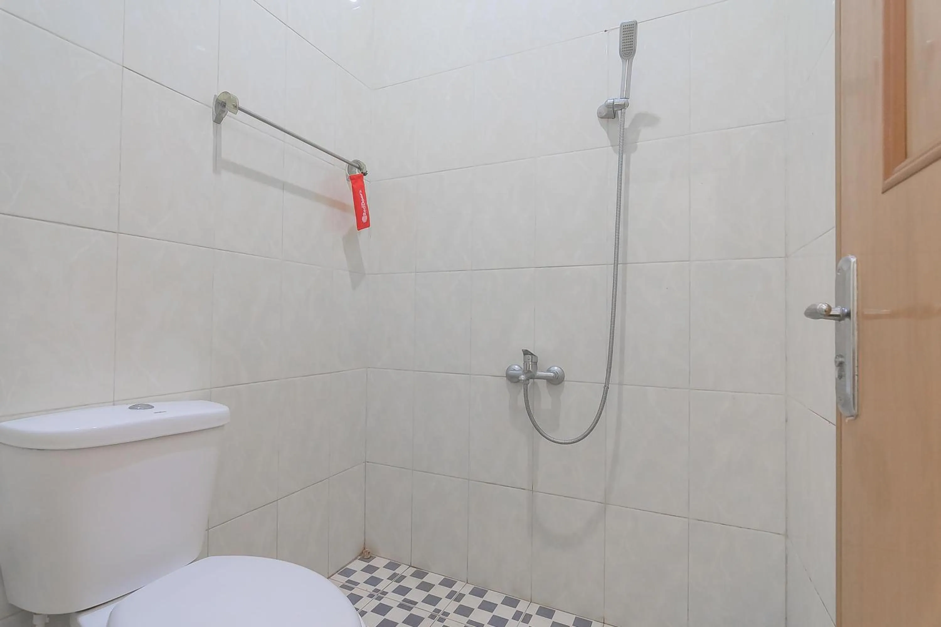 Bathroom in RedDoorz Resort Syariah @ Batu Apung Purwakarta