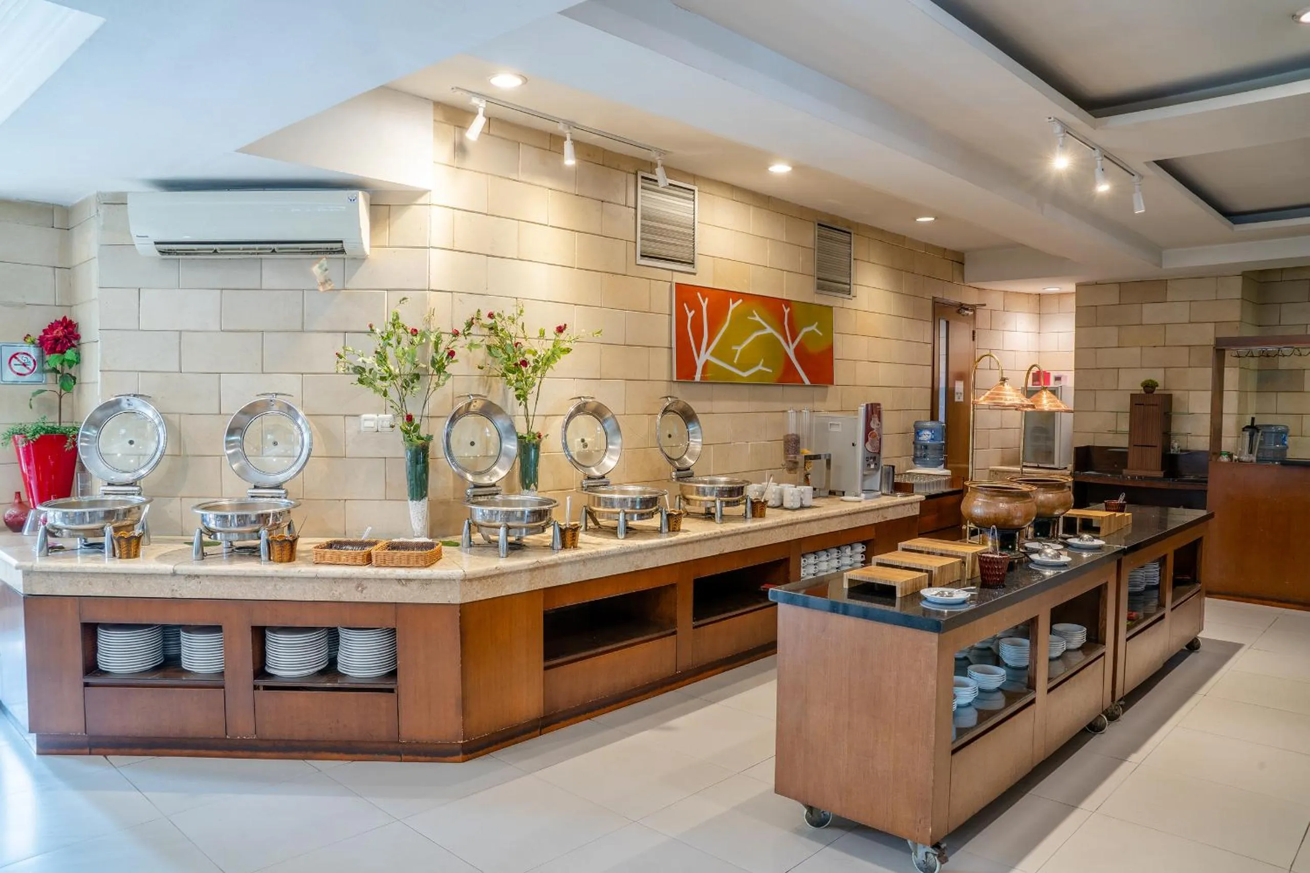 Restaurant/places to eat in Hotel Alia Cikini