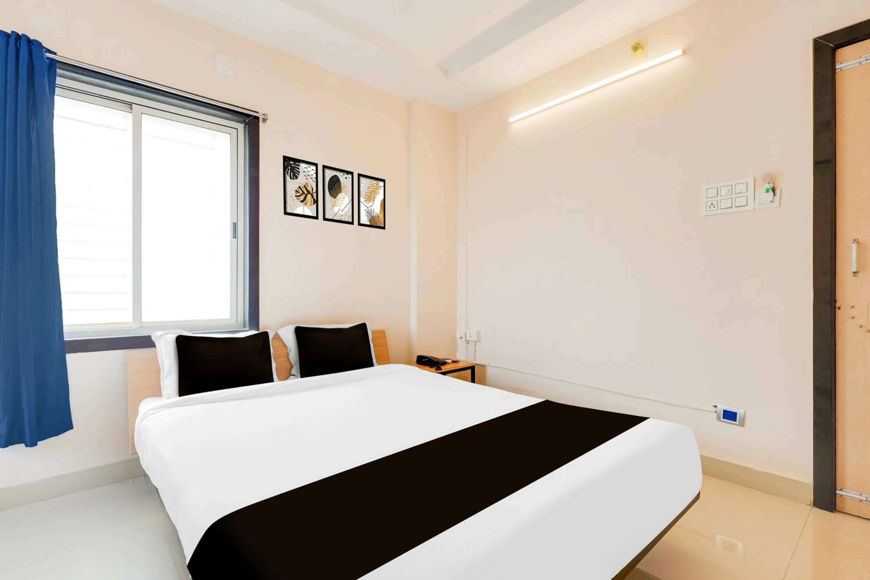 Bedroom, Bed in Super Collection O Kakinada near JNTU