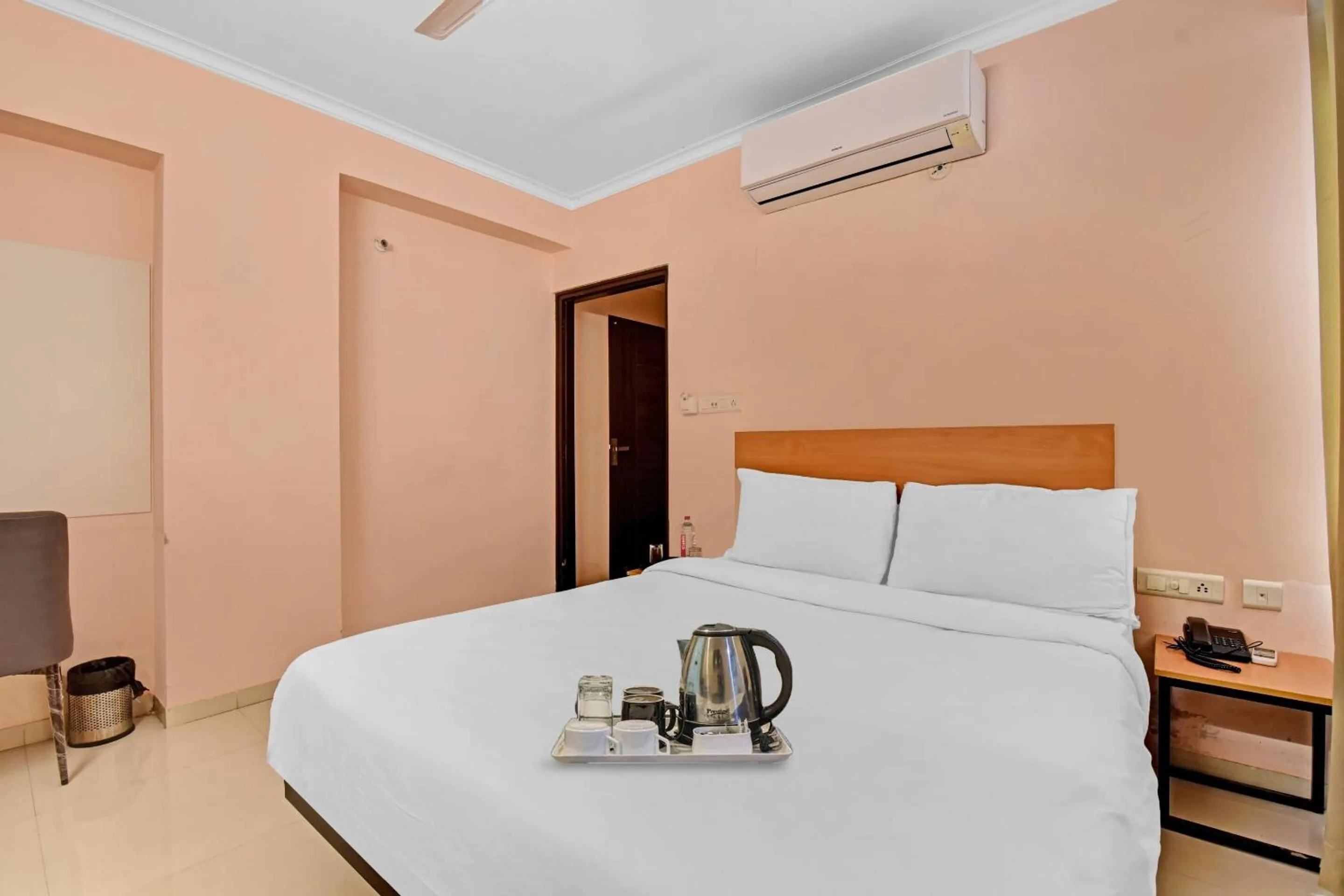 Bedroom, Bed in Hotel O townhouse