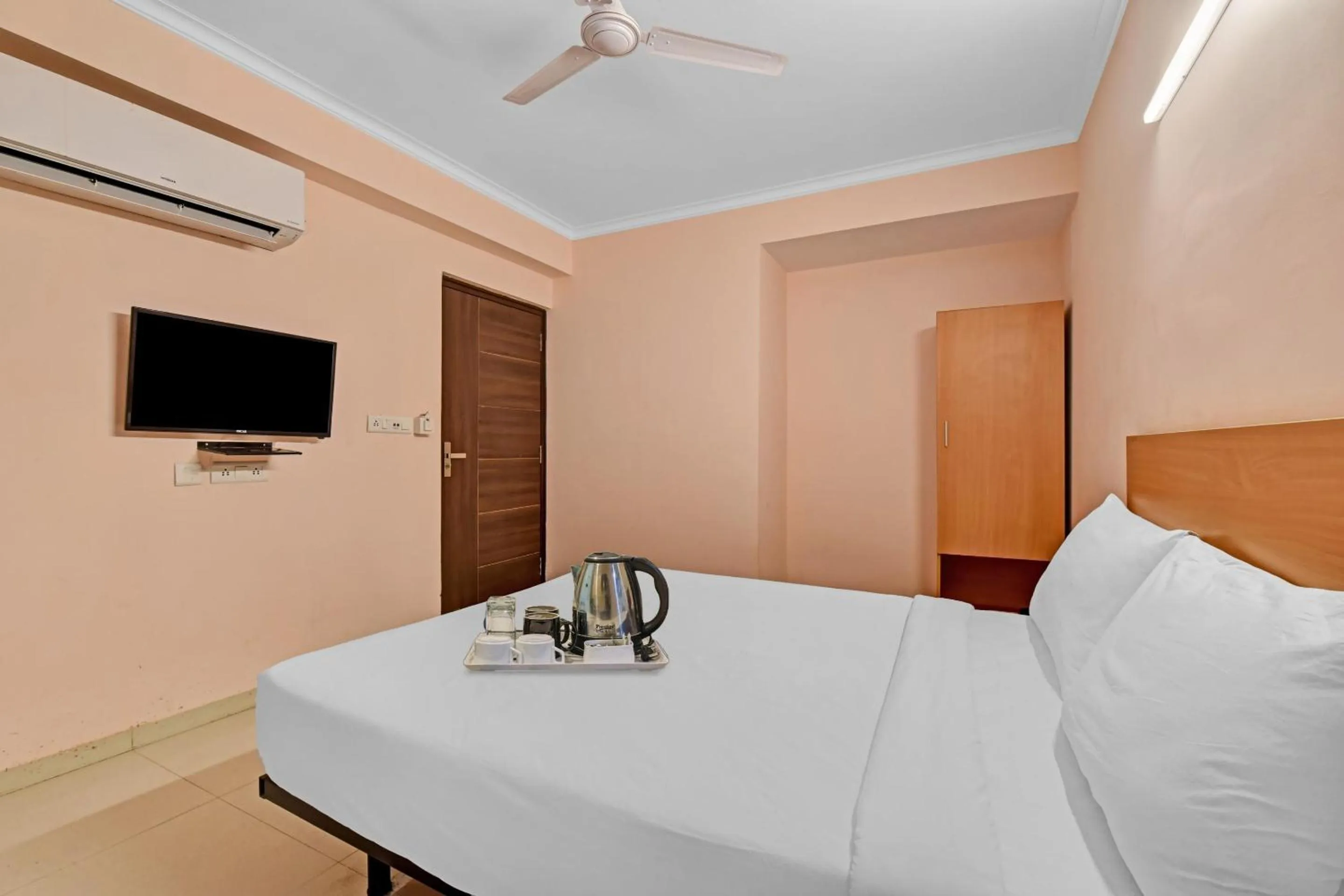 Bedroom, Bed in Hotel O townhouse