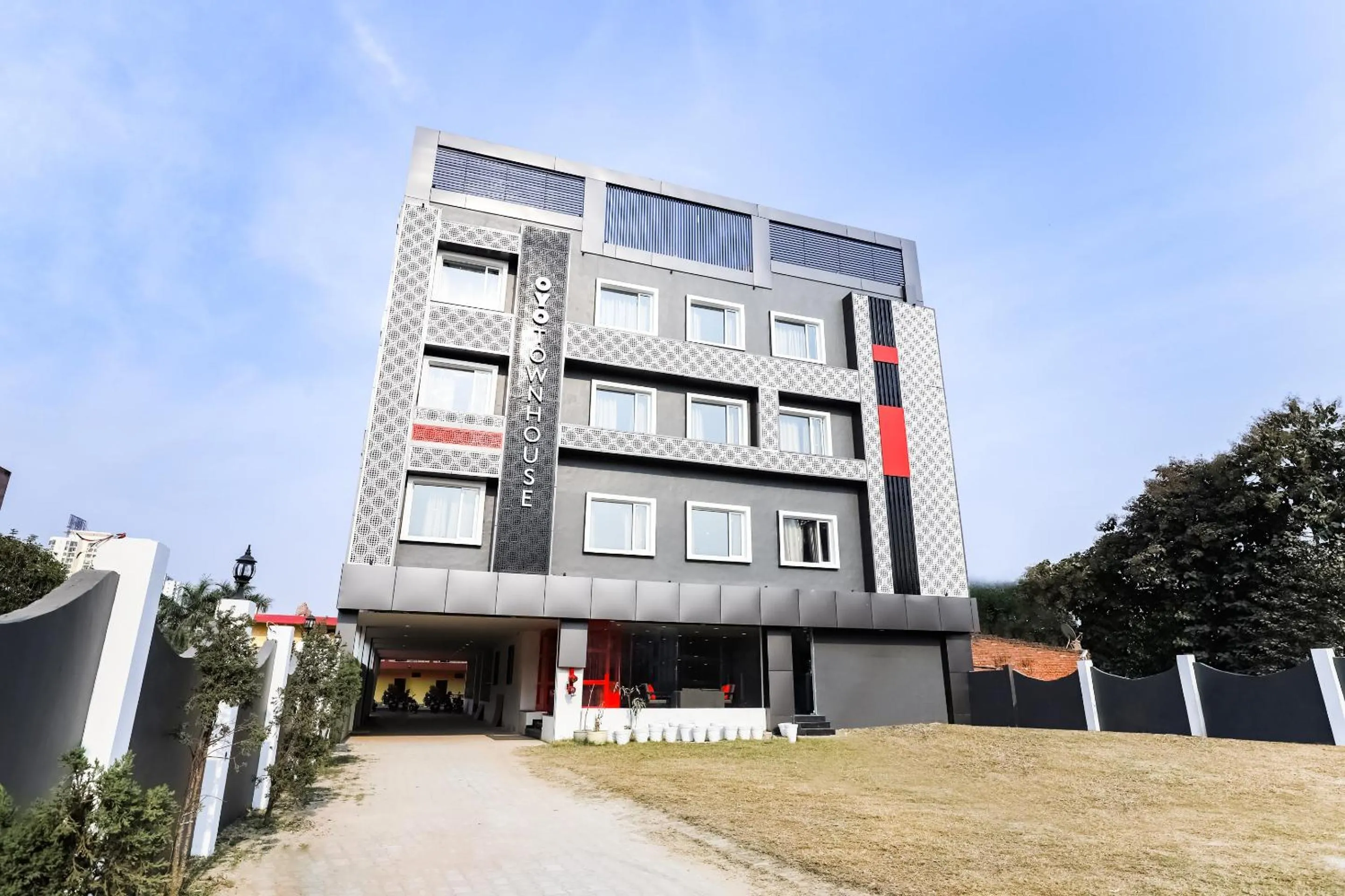 Facade/entrance in Townhouse Prithvi Resort Near Phoenix Palassio