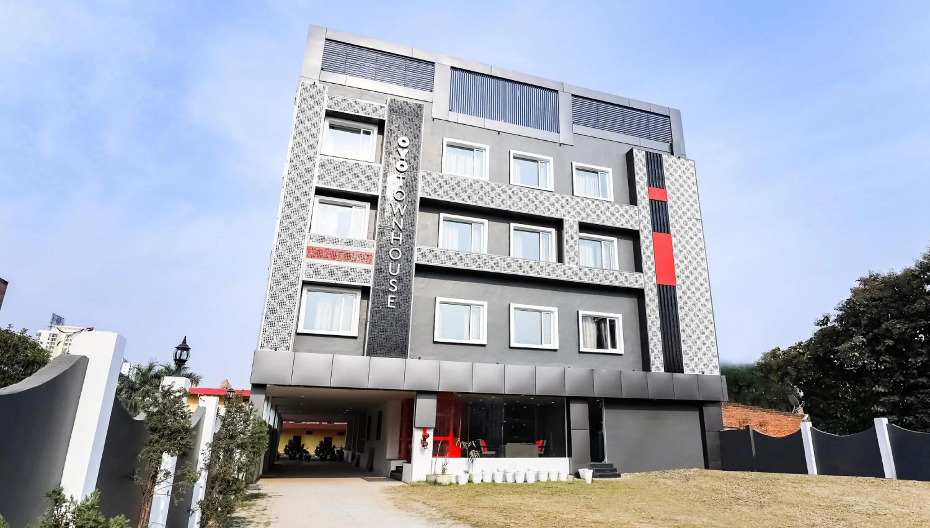 Facade/entrance in Townhouse Prithvi Resort Near Phoenix Palassio