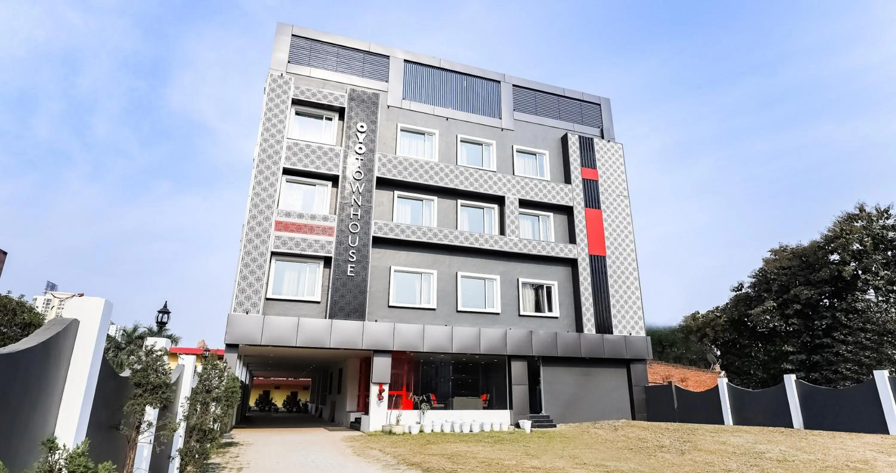 Facade/entrance in Townhouse Prithvi Resort Near Phoenix Palassio