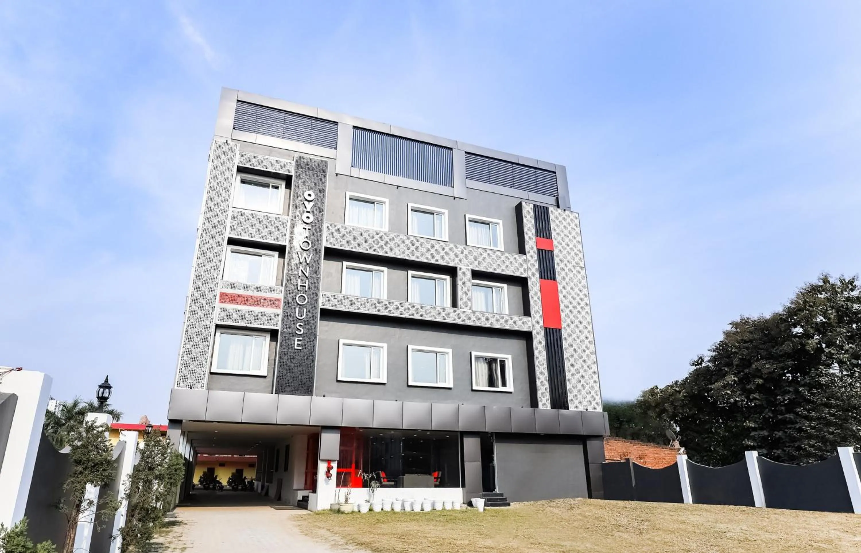 Facade/entrance in Townhouse Prithvi Resort Near Phoenix Palassio