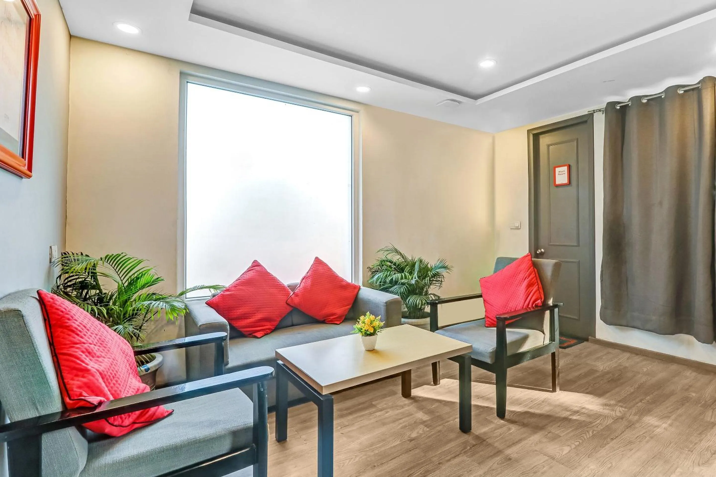 Lobby or reception in Super Townhouse 139 Ashiyana Smriti Upvan Near Emerald Mall Lucknow