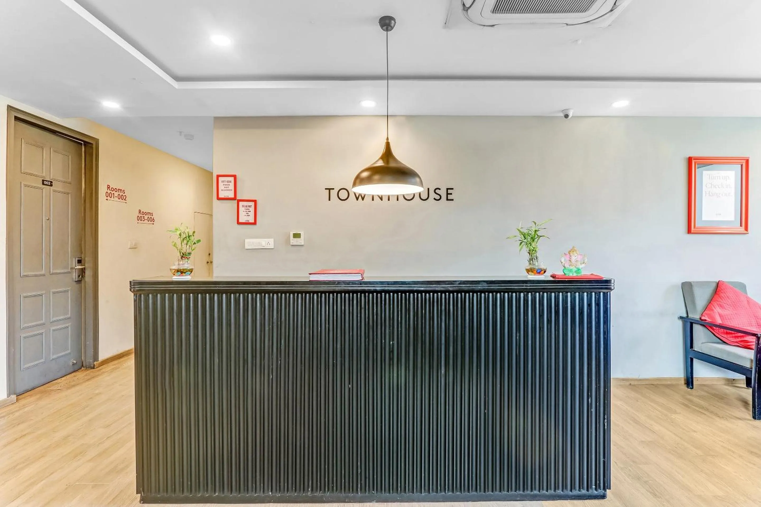 Lobby or reception in Super Townhouse 139 Ashiyana Smriti Upvan Near Emerald Mall Lucknow