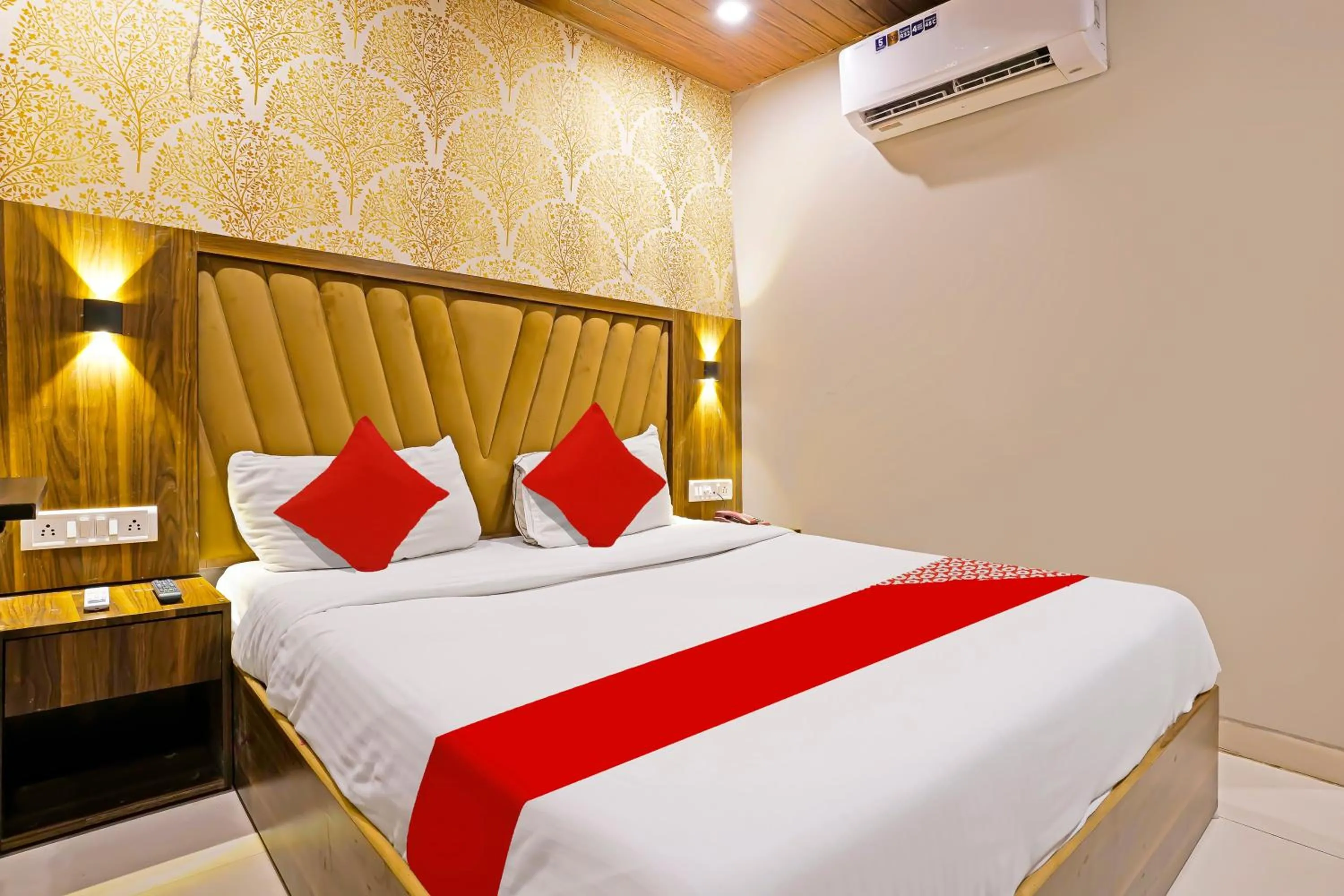 Bedroom in Hotel O Homestay Andheri East