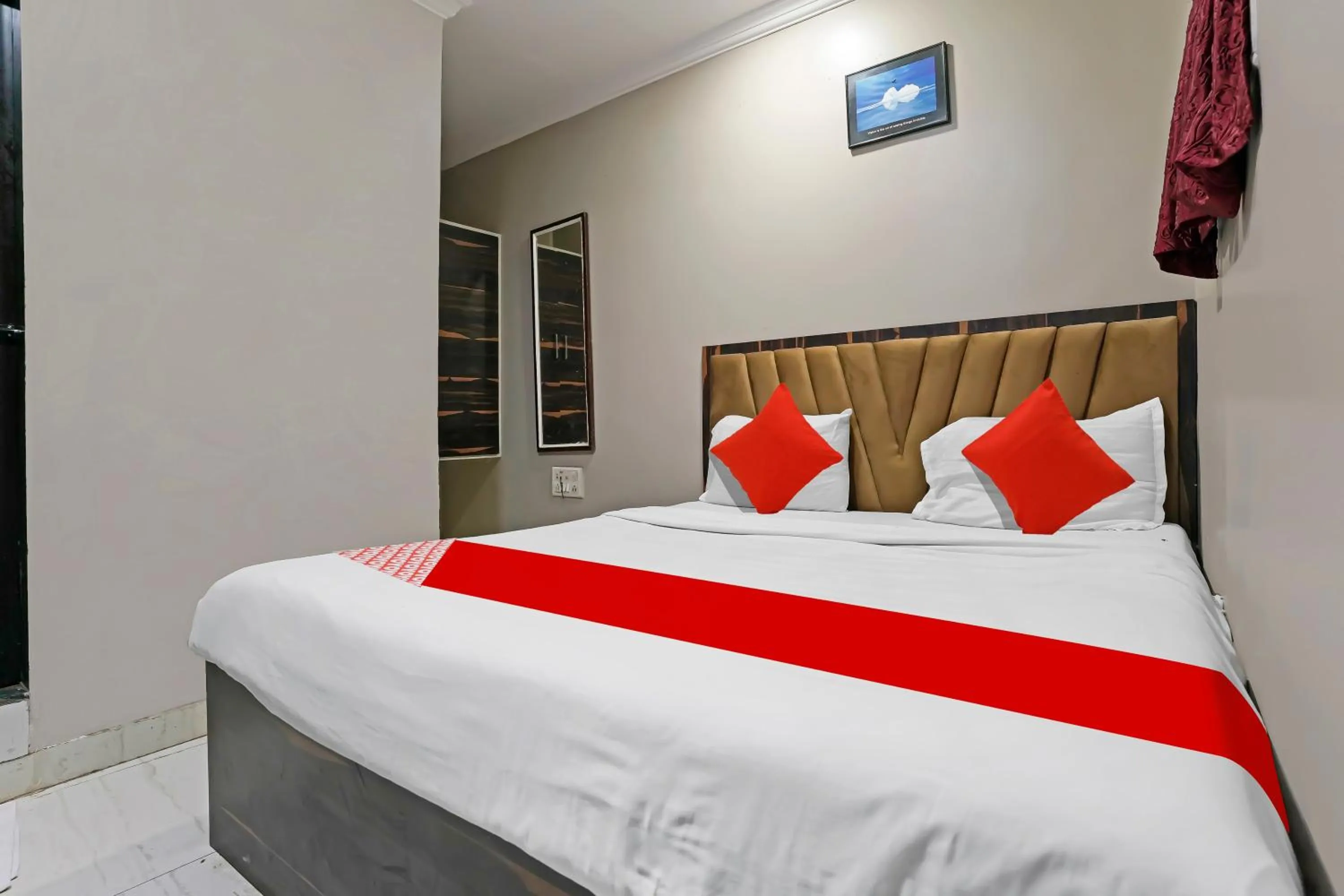 Bedroom in Hotel O Homestay Andheri East