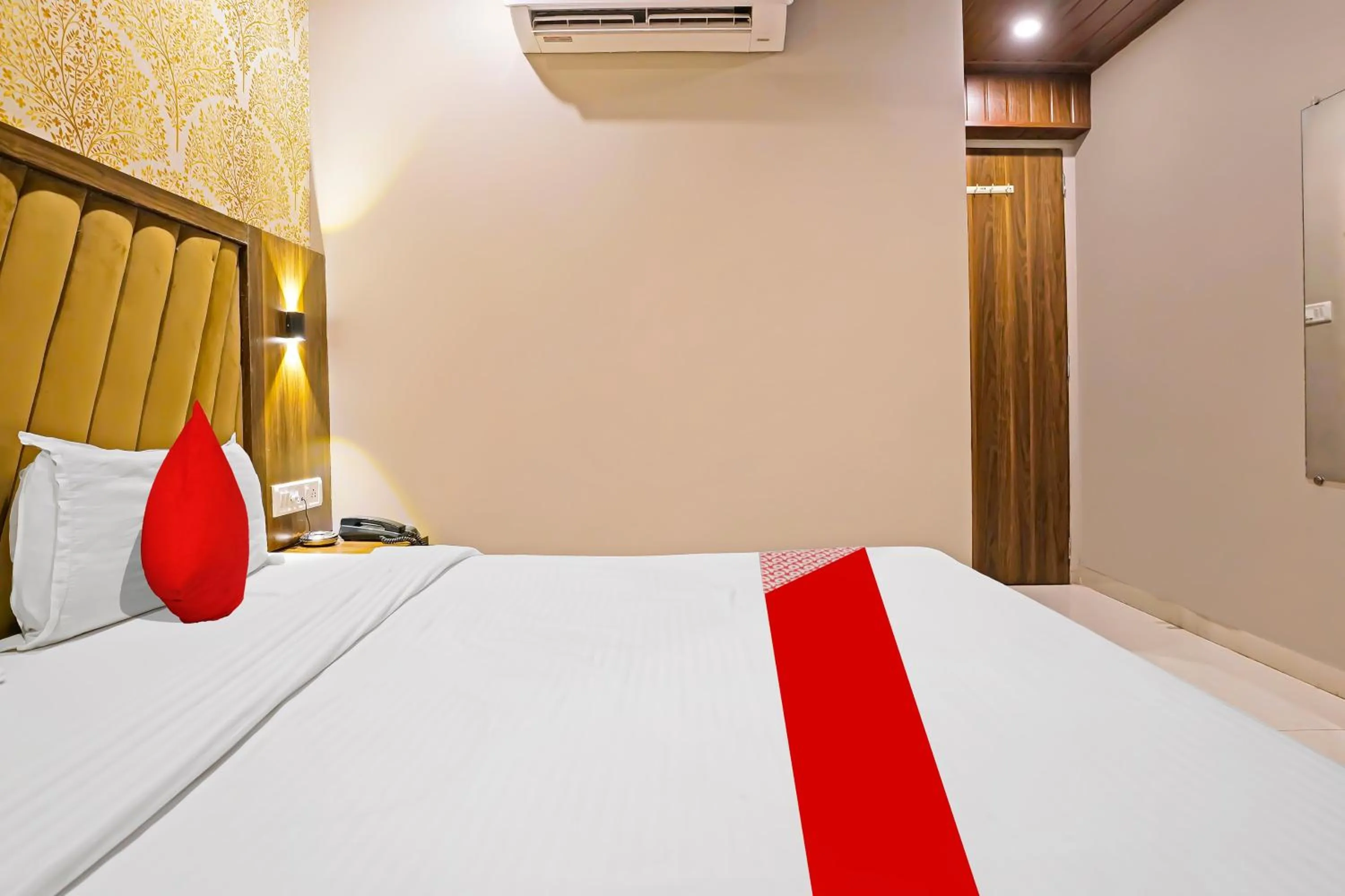 Bedroom in Hotel O Homestay Andheri East