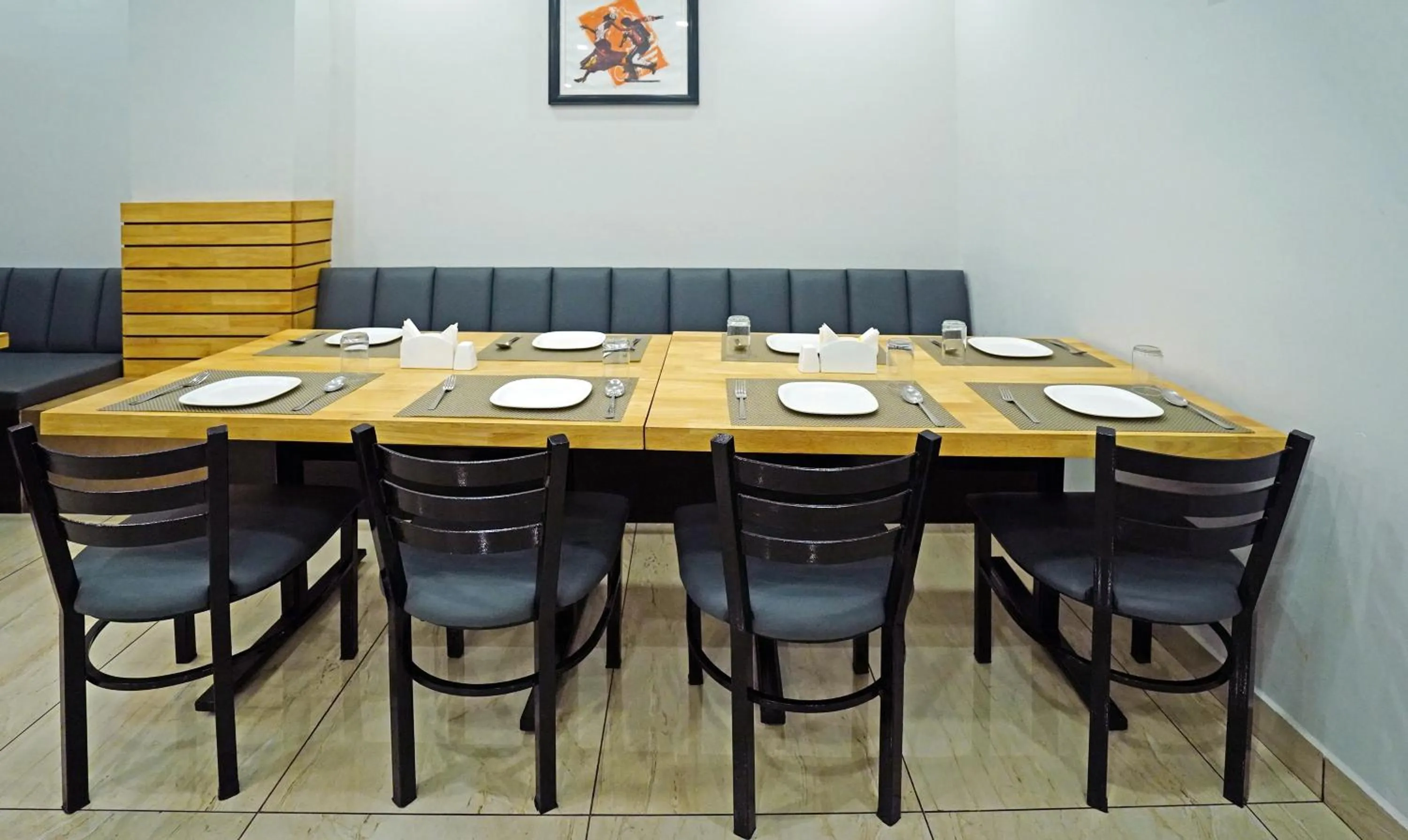 Restaurant/places to eat in Treebo Lazystay Grand Patia