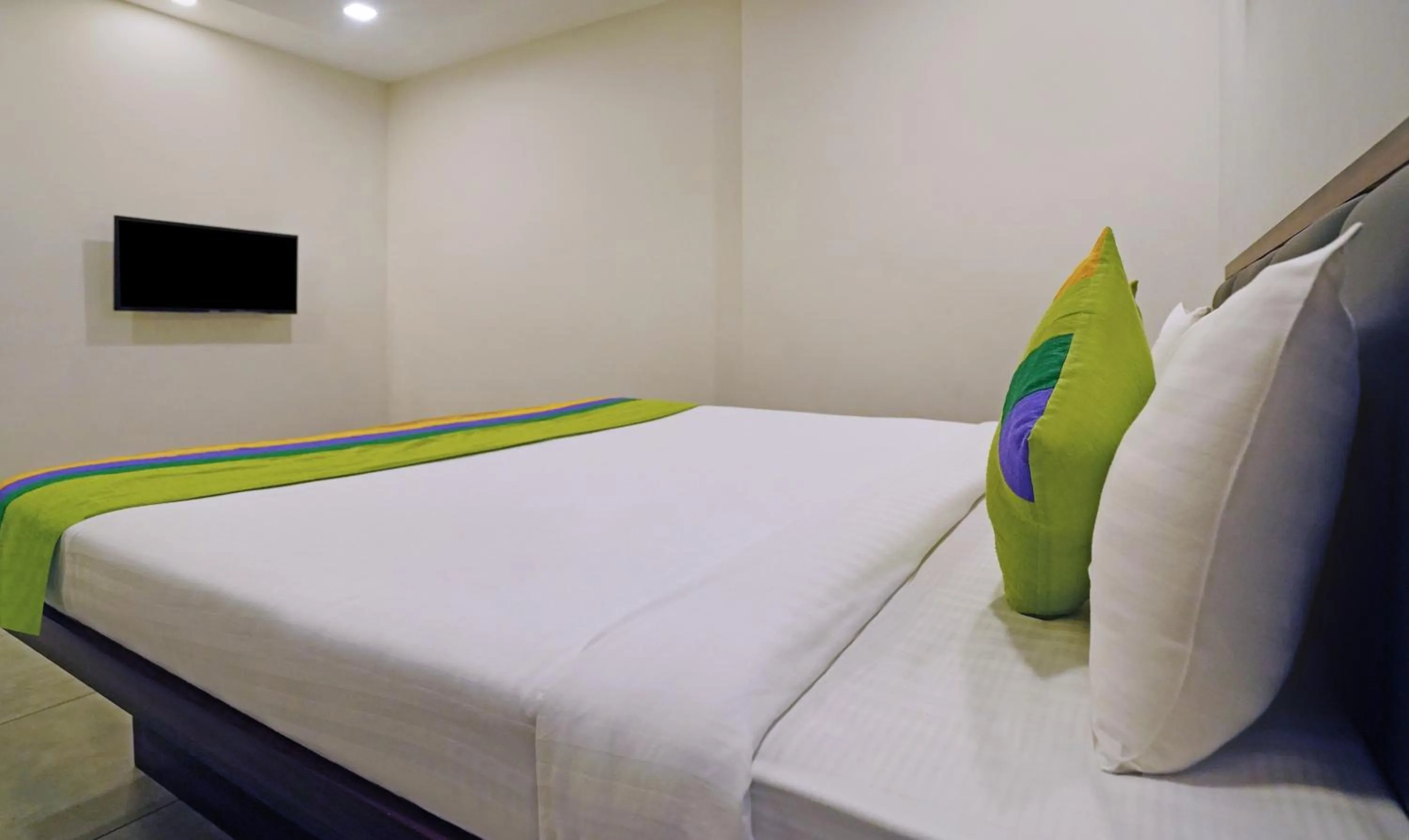 Photo of the whole room, Bed in Treebo Lazystay Grand Patia