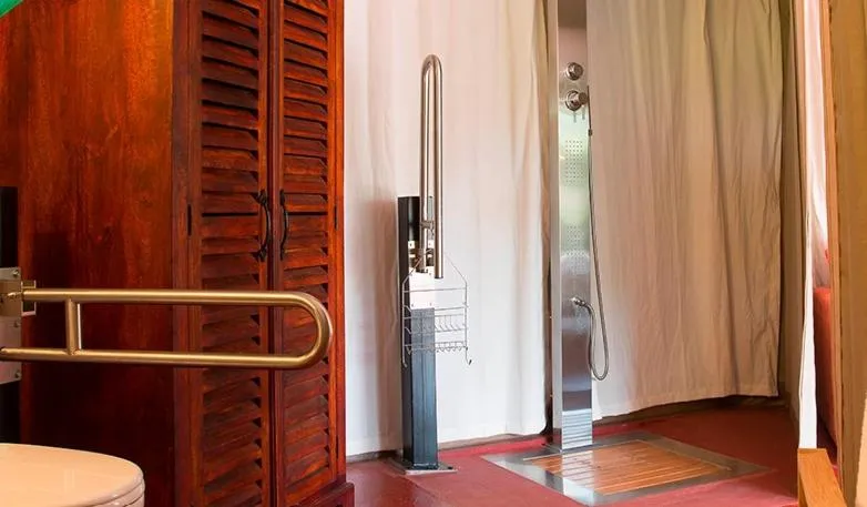 Shower in Gadiamb City